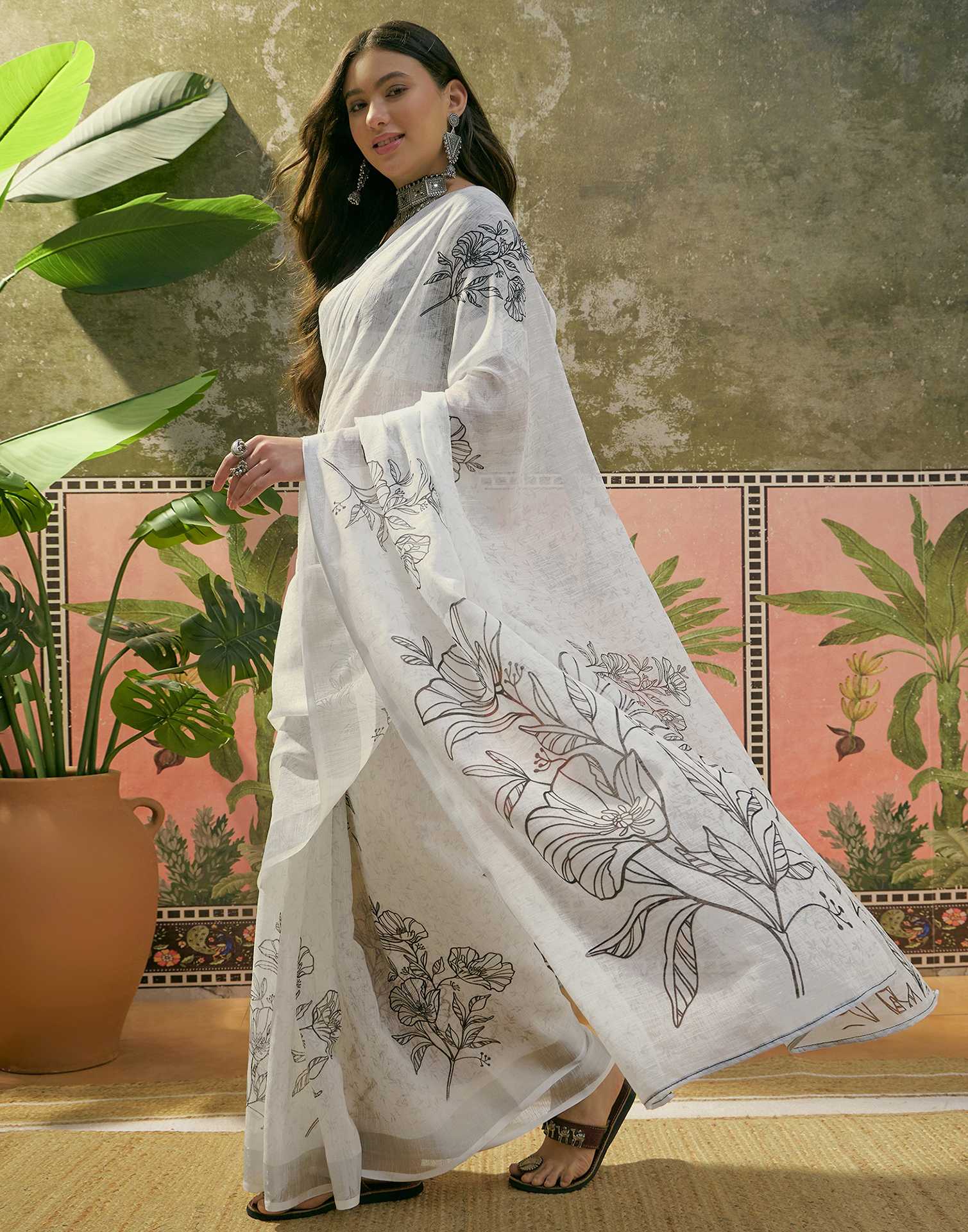 White Linen Floral Printed Saree - Image 5