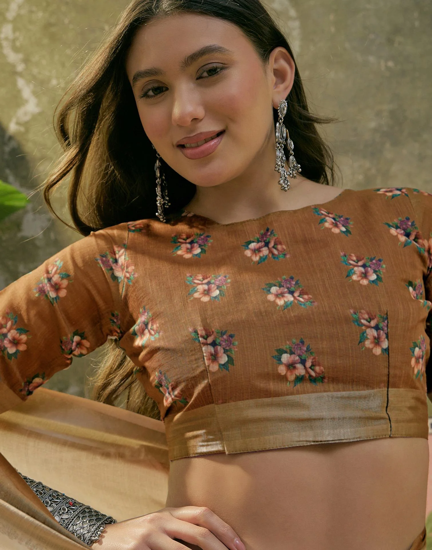 White Linen Floral Printed Saree - Image 9