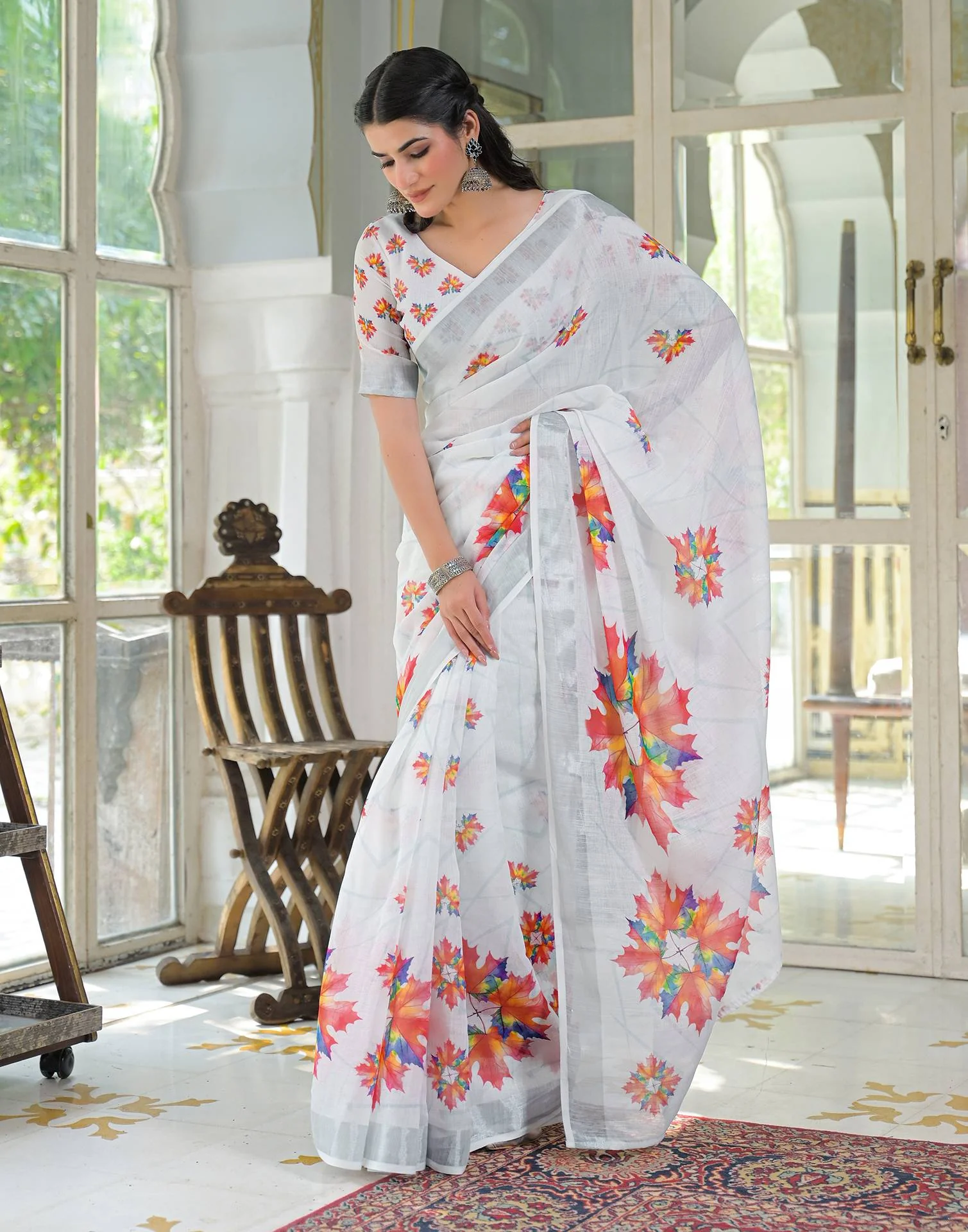 White Linen Floral Printed Saree - Image 7