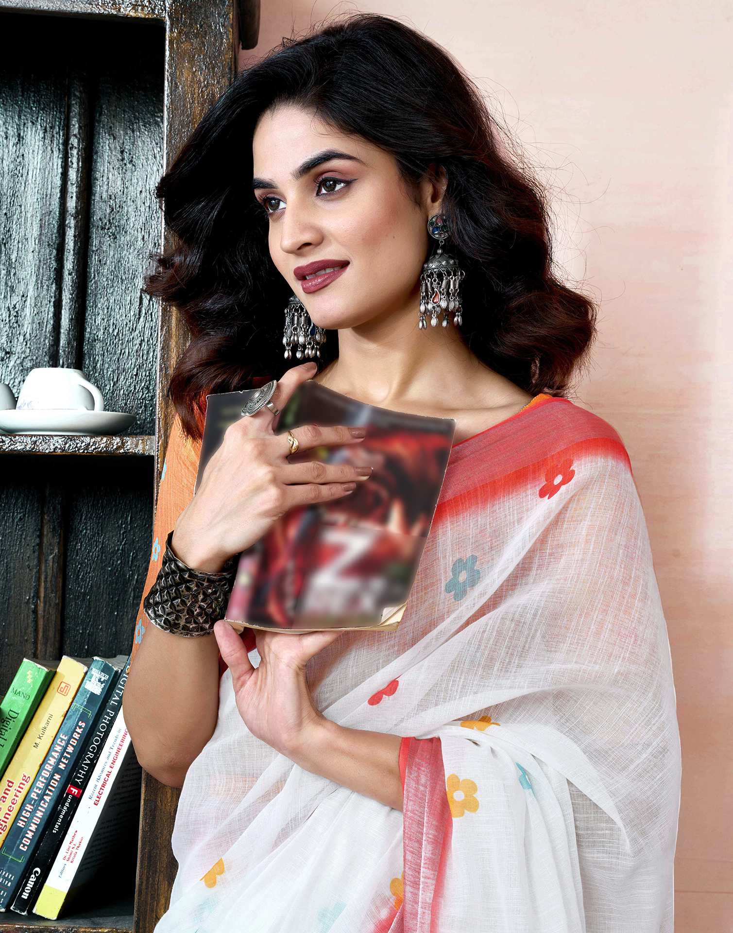 Ready to Wear White Linen Printed Saree With Pocket - Image 5
