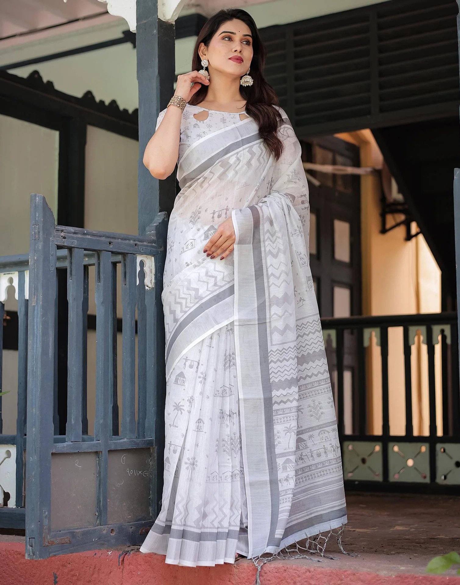 White Linen Printed Saree - Image 4