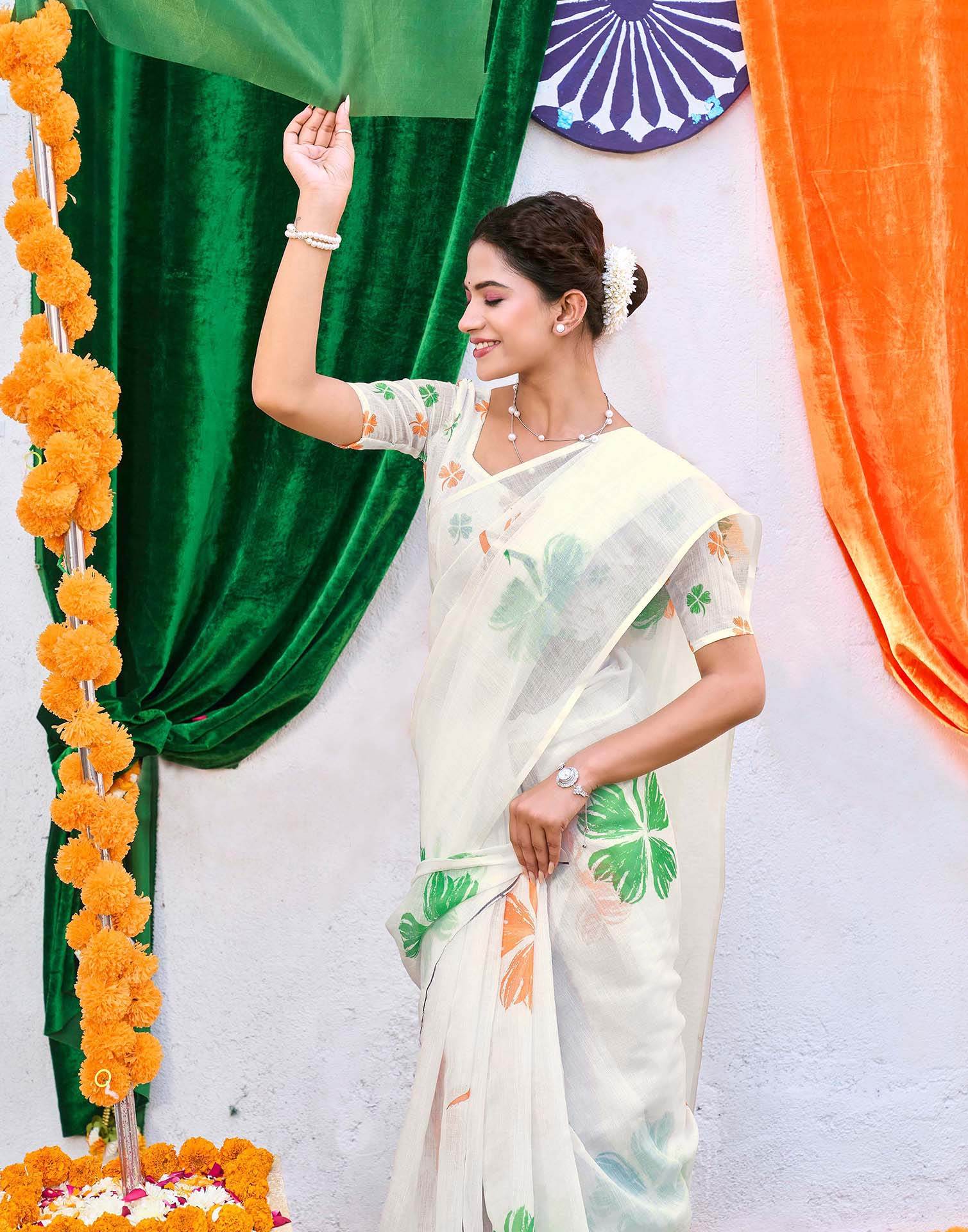 White Linen Printed Saree - Image 2