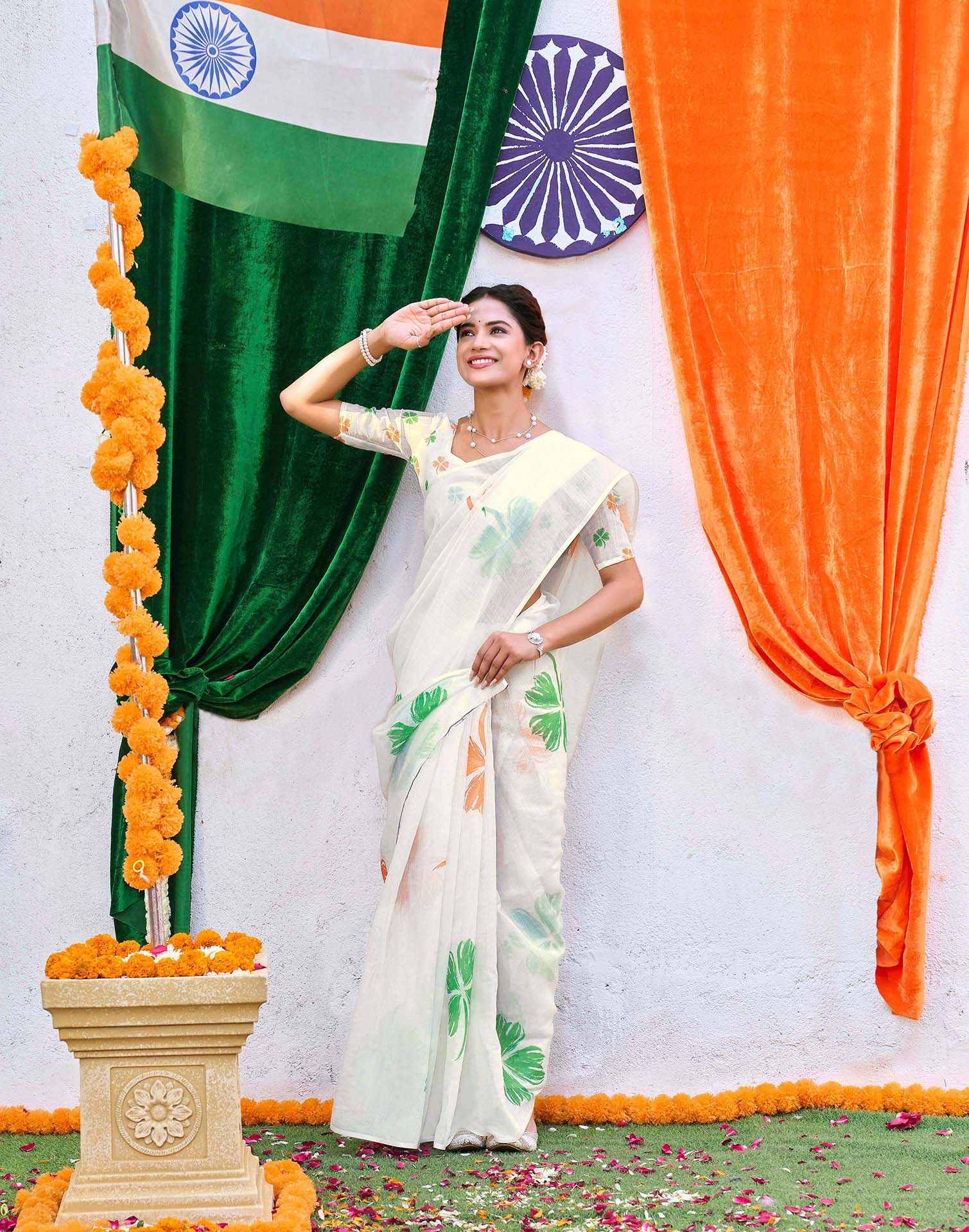 White Linen Printed Saree - Image 8