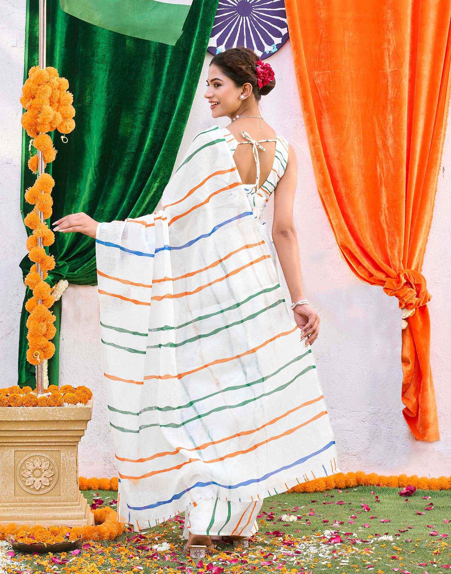 White Linen Printed Saree - Image 6