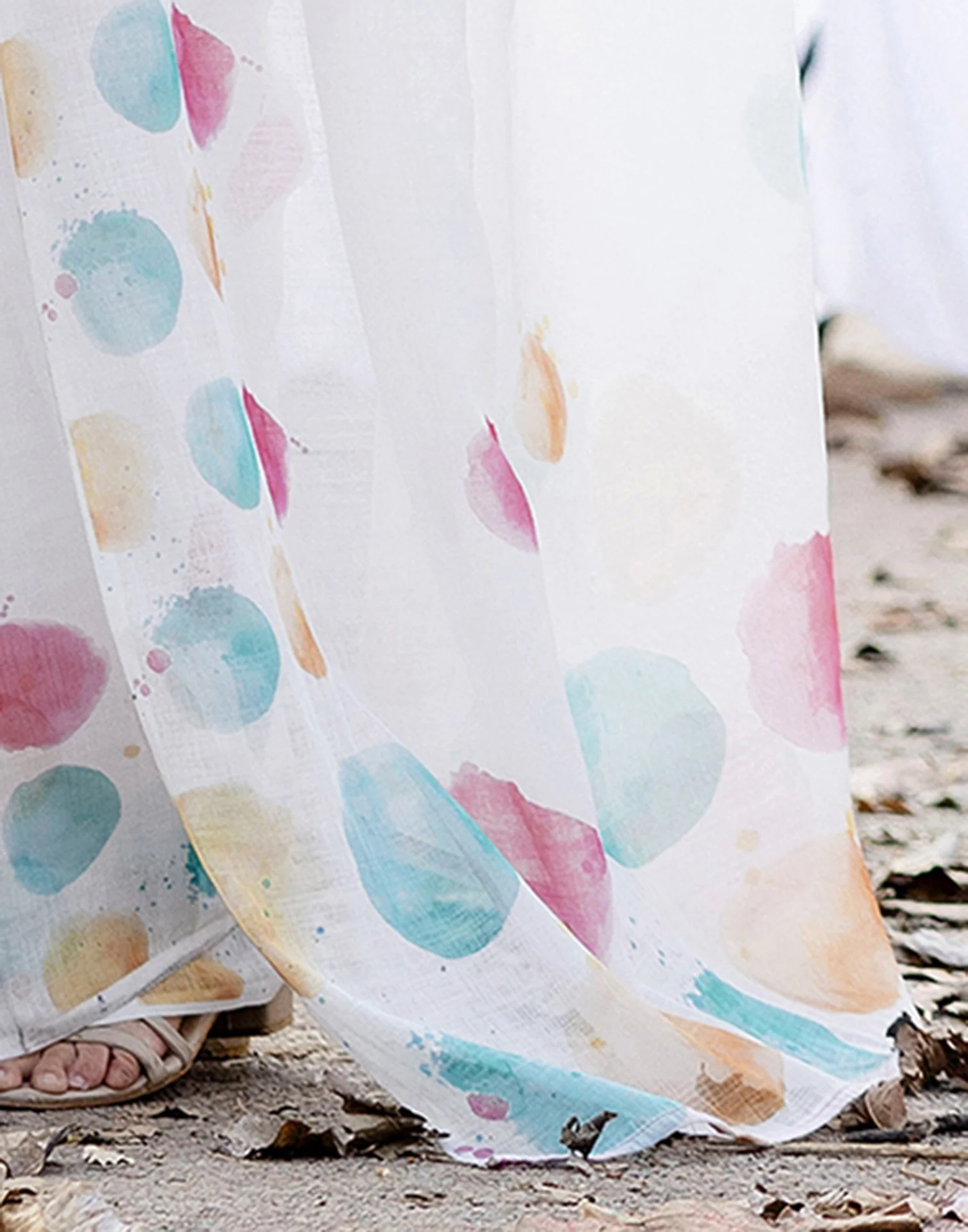 White Linen Printed Saree - Image 10