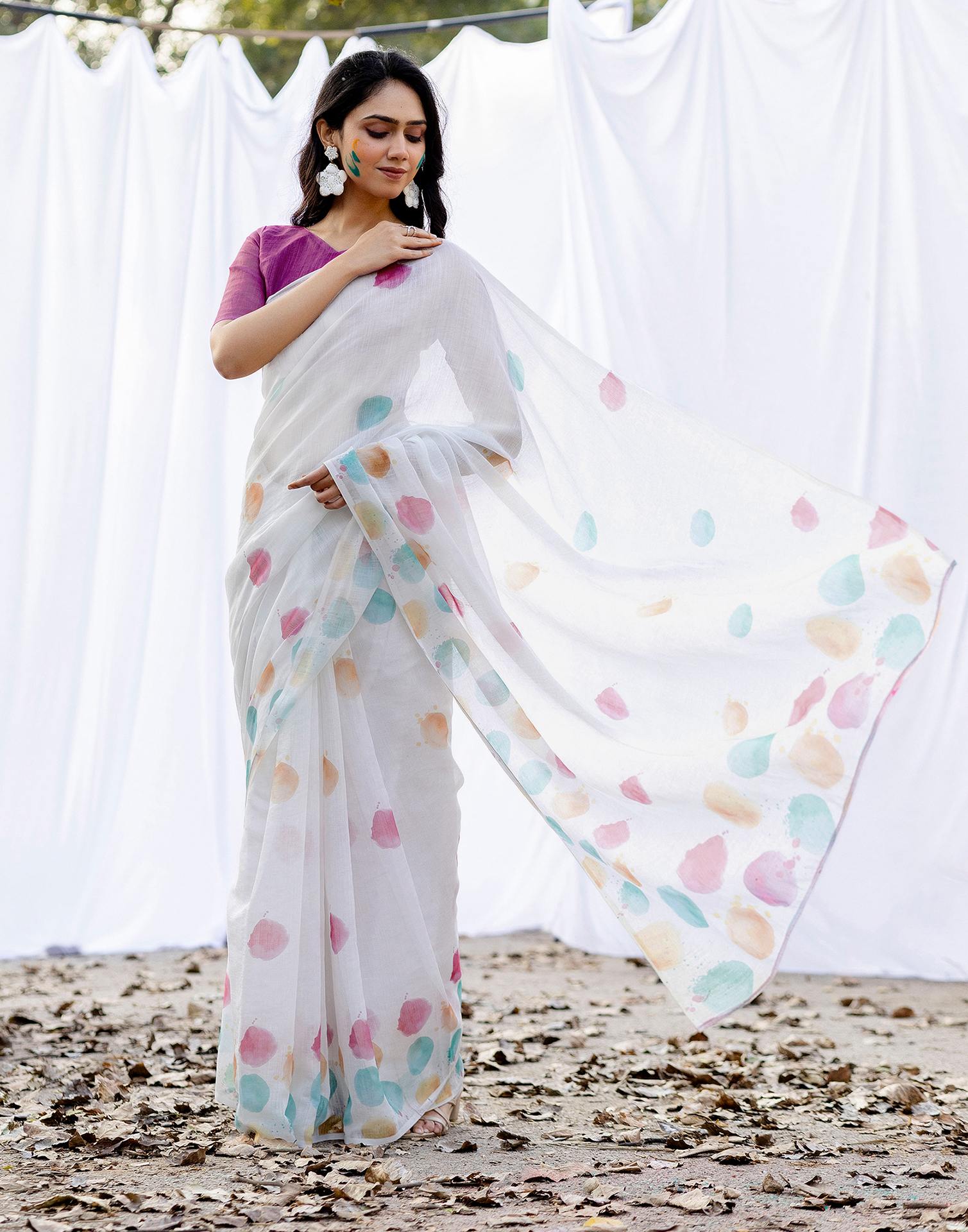 White Linen Printed Saree - Image 7