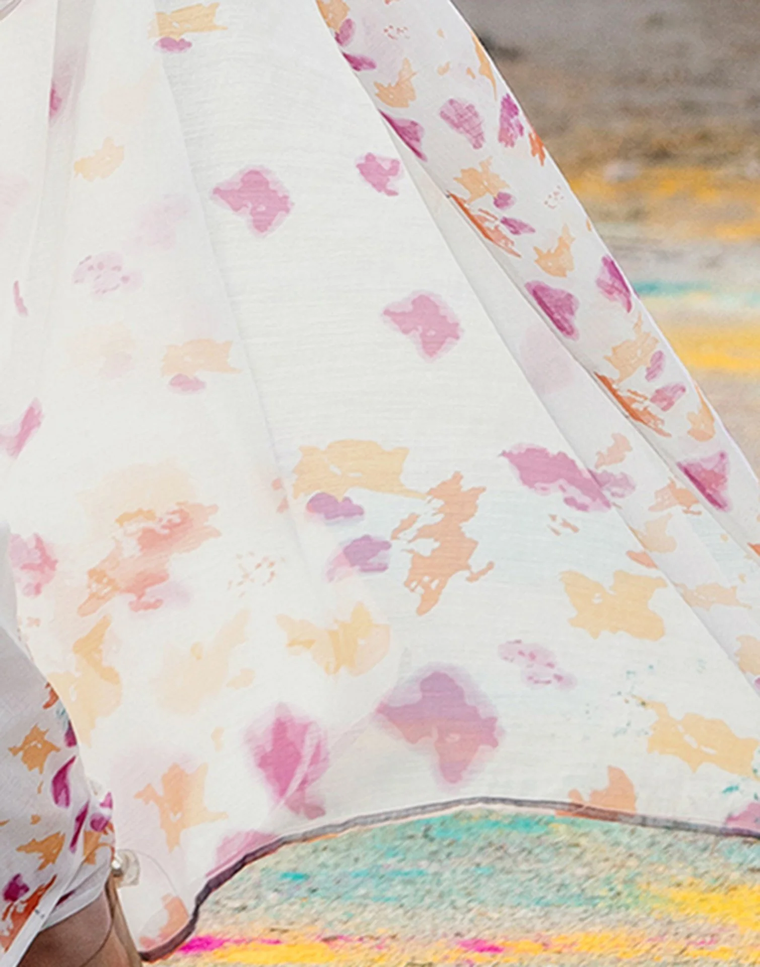 White Linen Printed Saree - Image 7