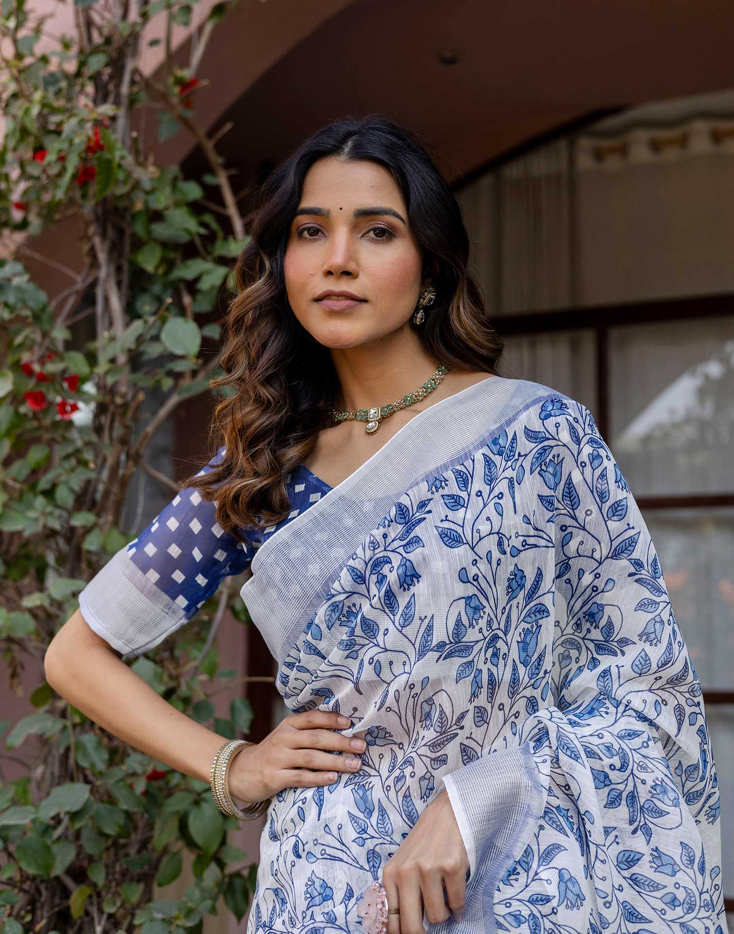 White Linen Printed Saree - Image 2