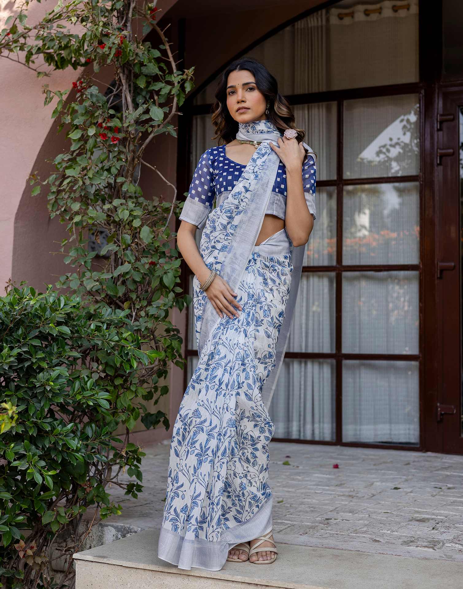 White Linen Printed Saree - Image 6