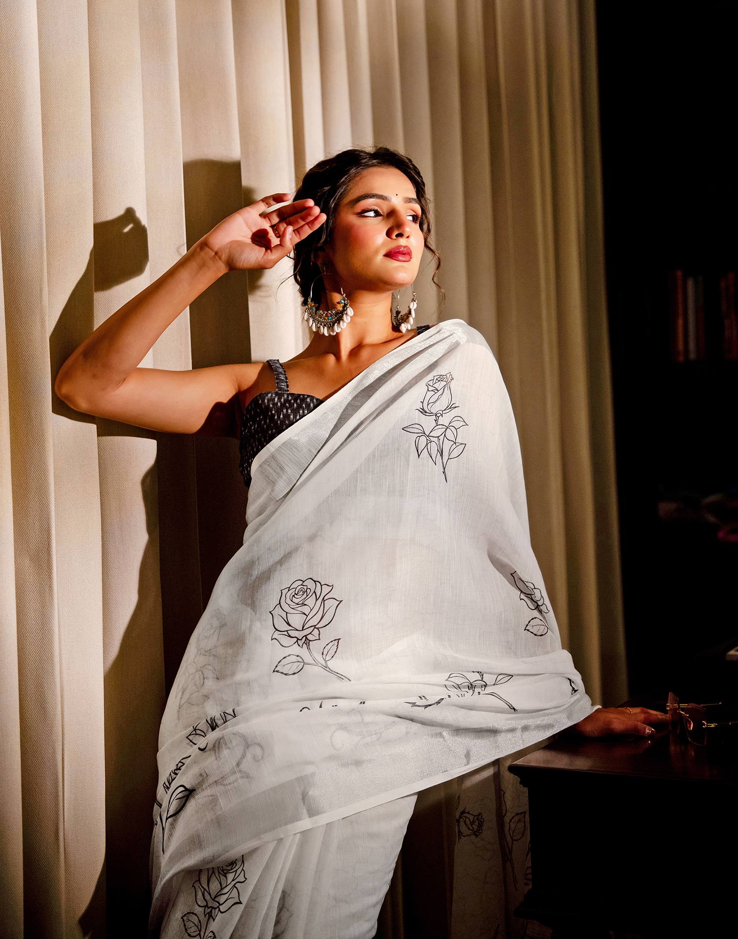 White Linen Printed Saree - Image 10