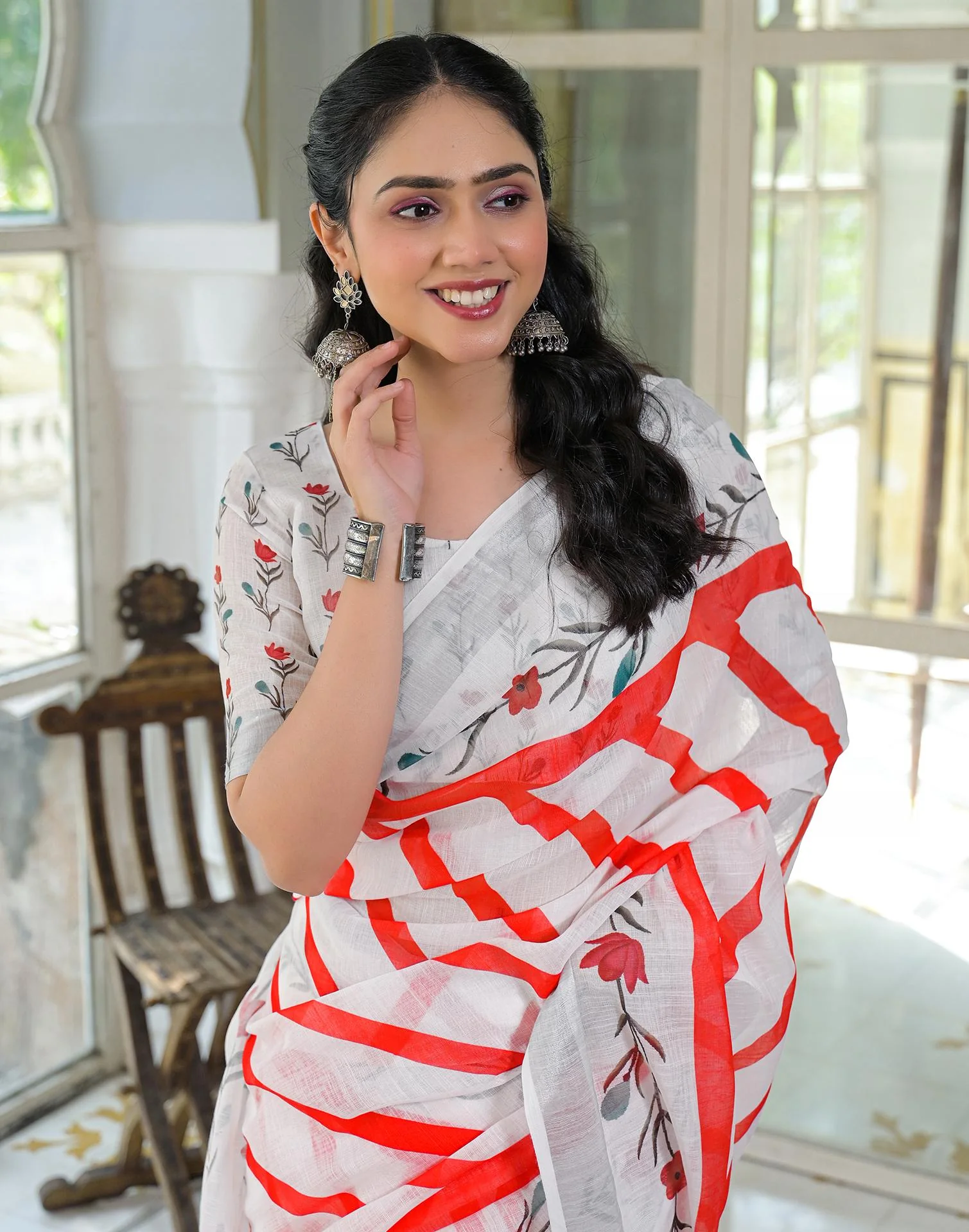 White Linen Printed Saree - Image 2