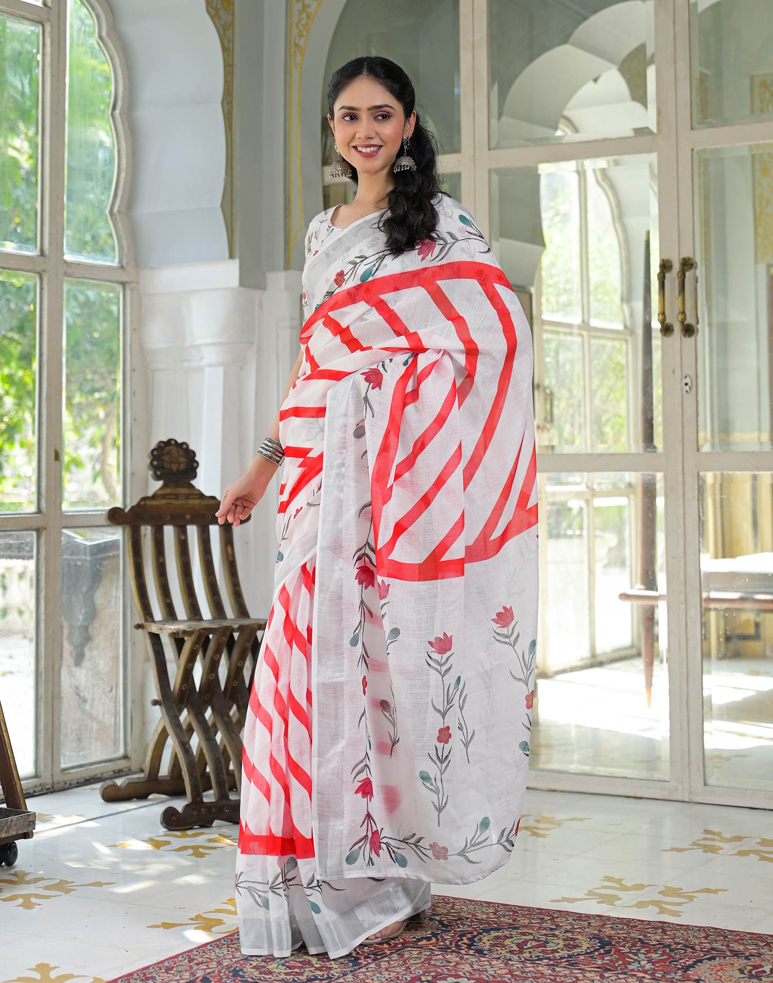White Linen Printed Saree - Image 5