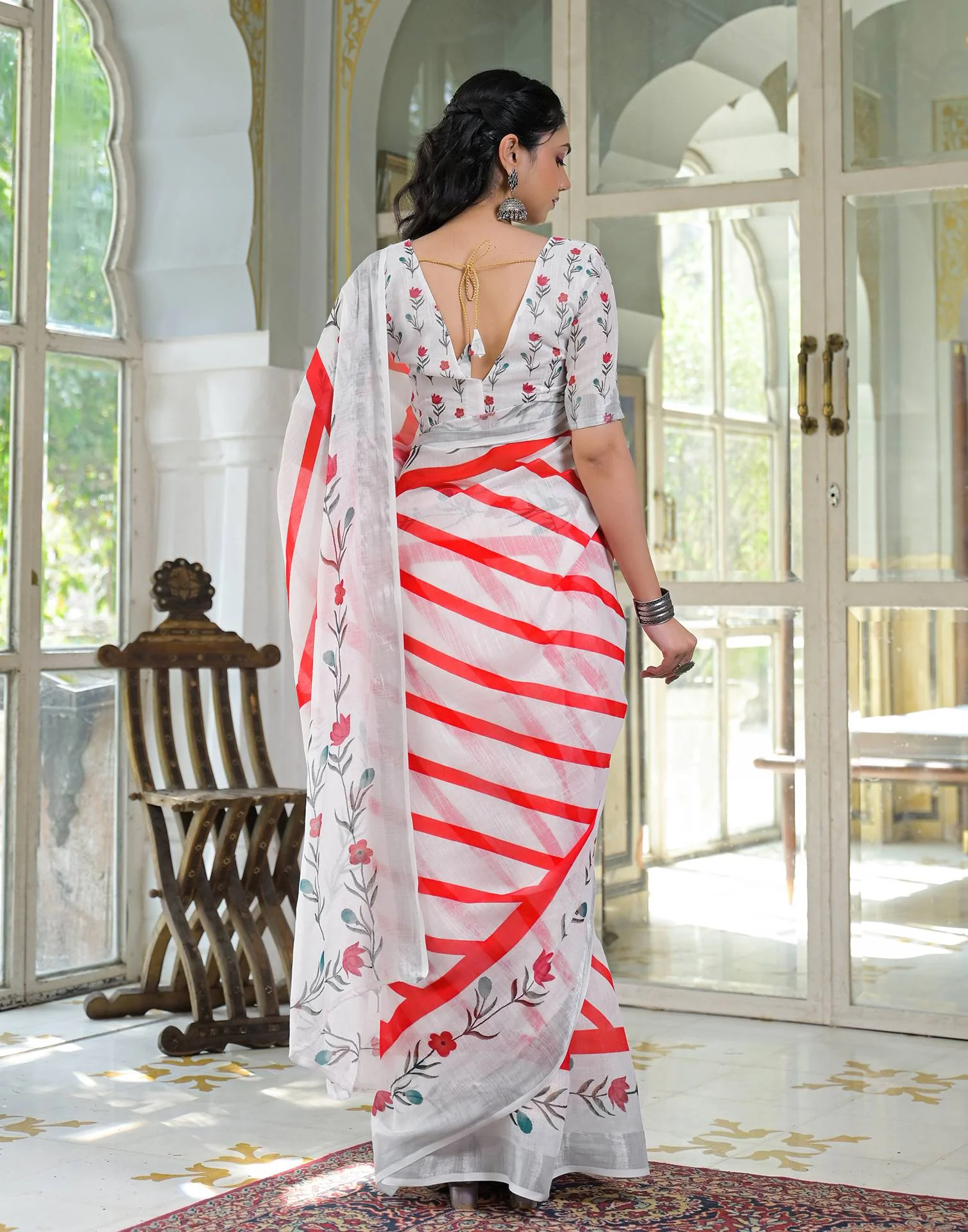 White Linen Printed Saree - Image 7