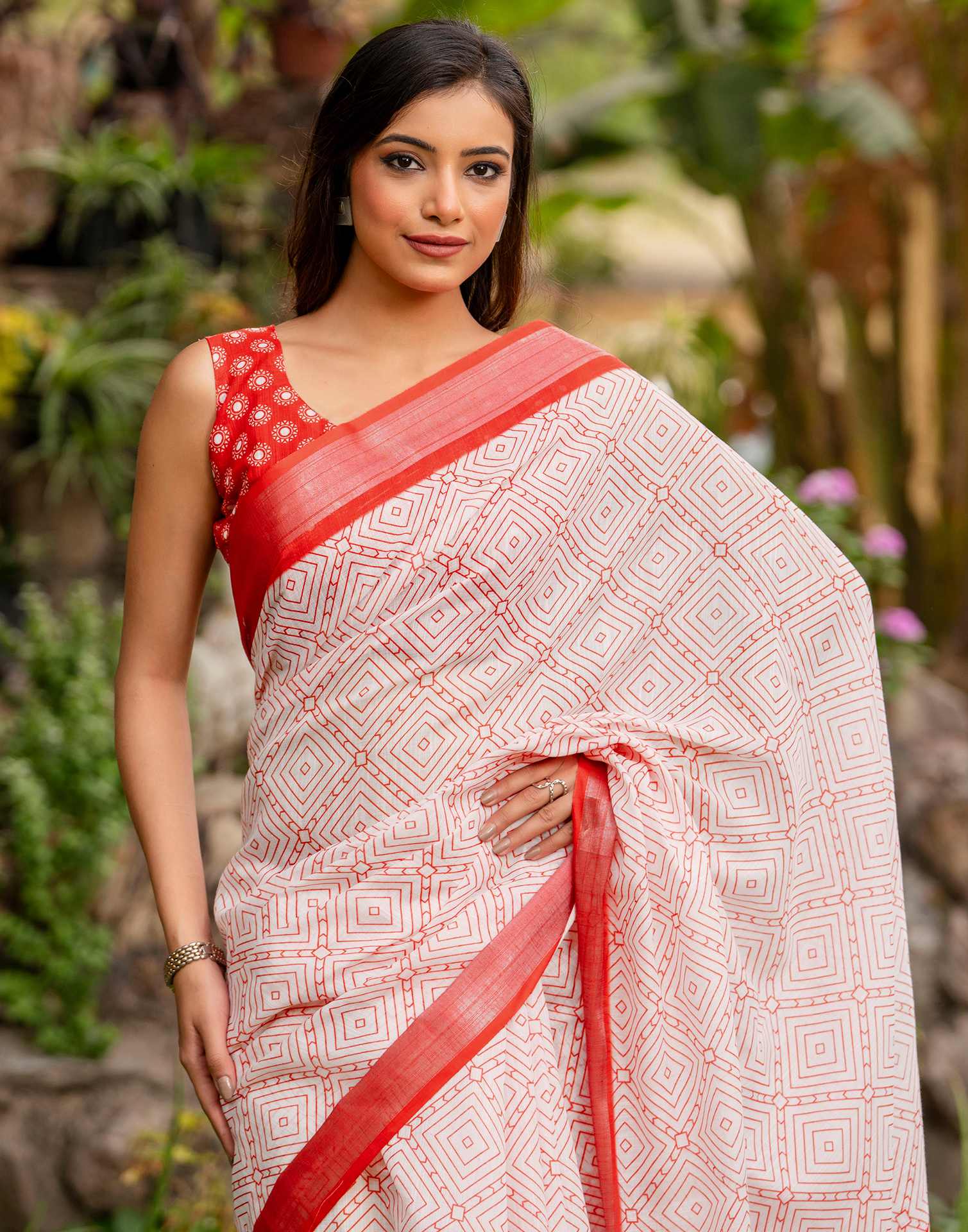 White Linen Printed Saree - Image 12