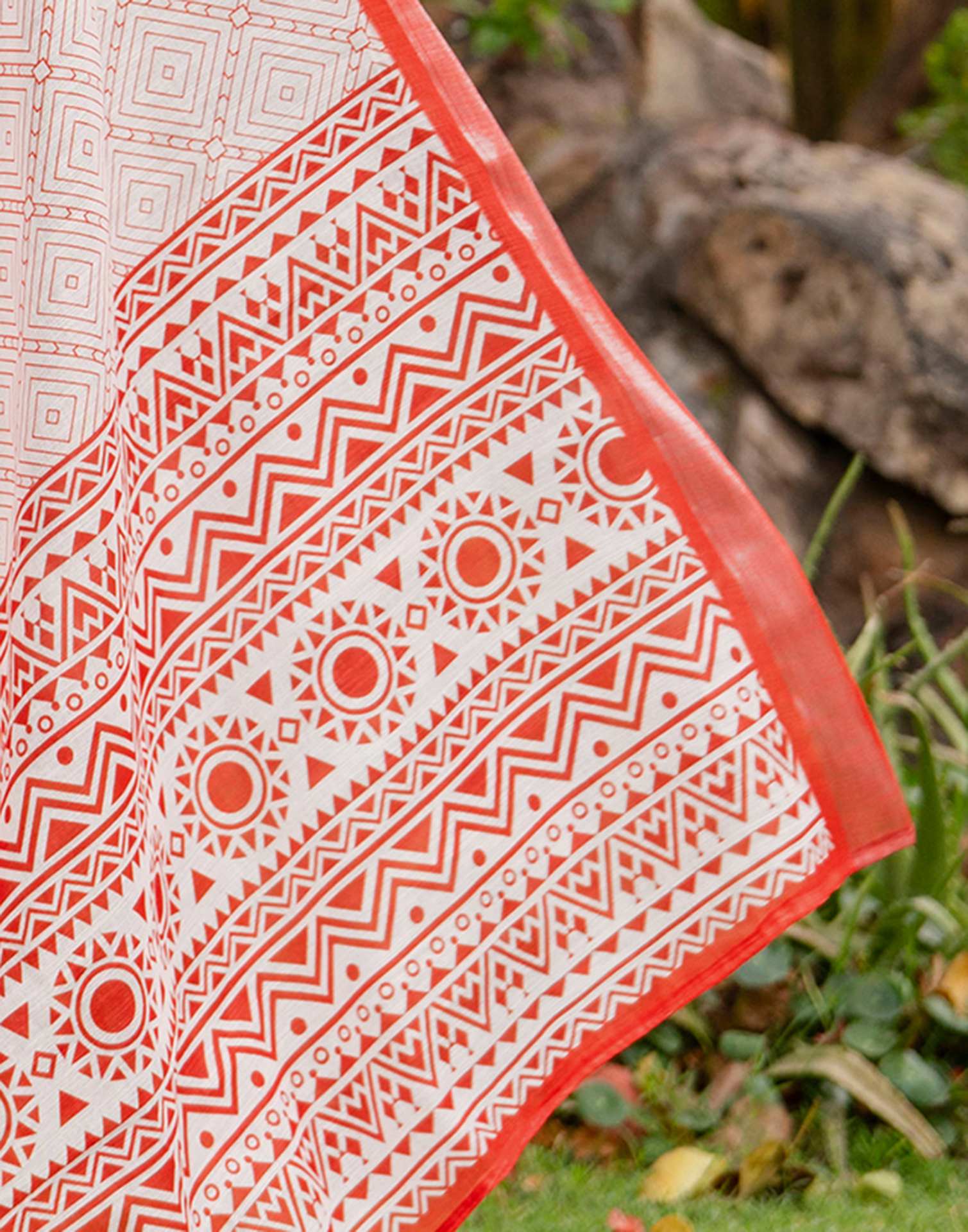 White Linen Printed Saree - Image 13