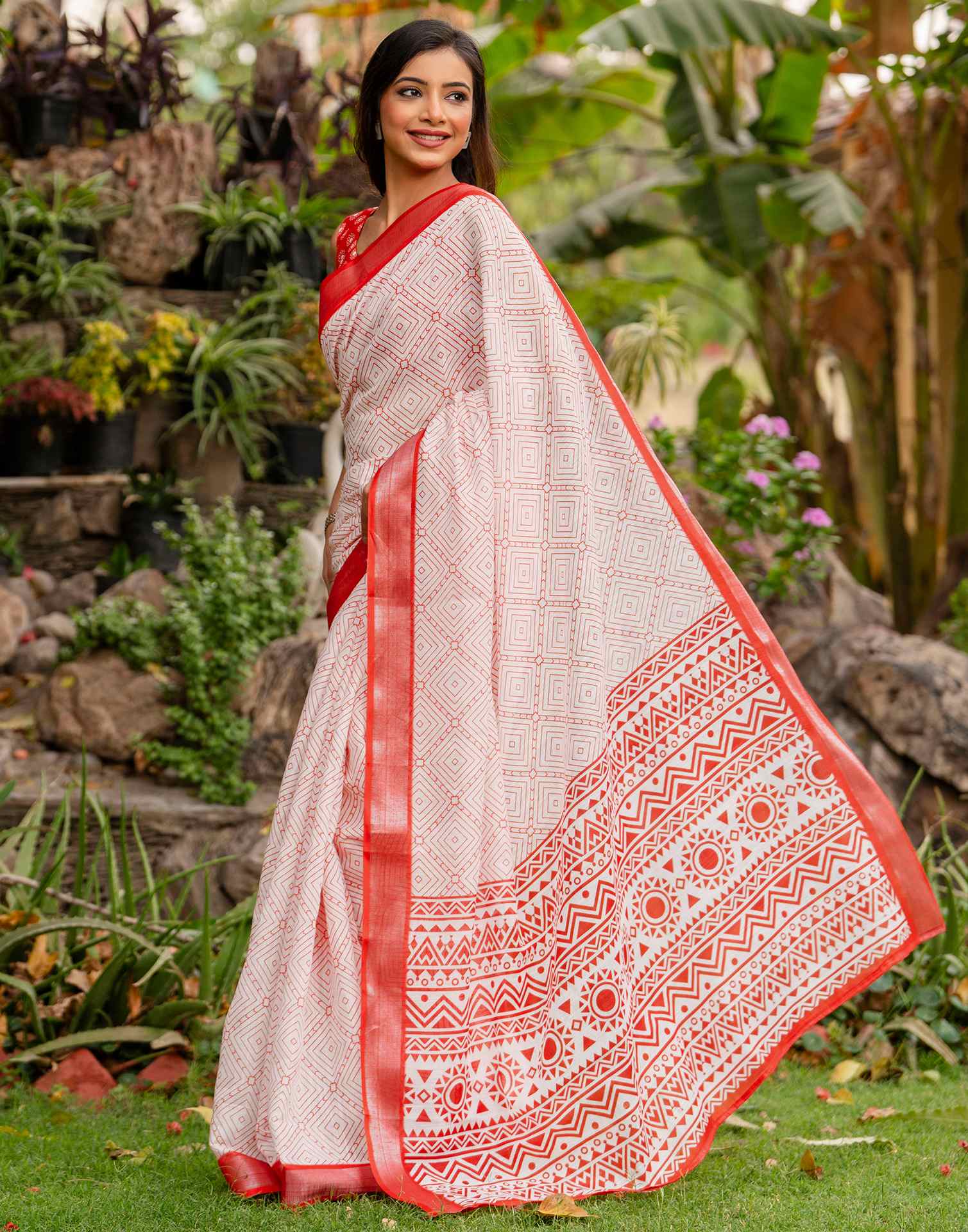 White Linen Printed Saree - Image 6