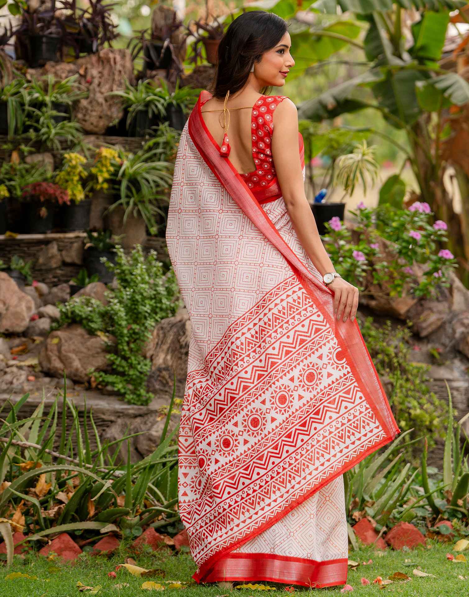 White Linen Printed Saree - Image 8