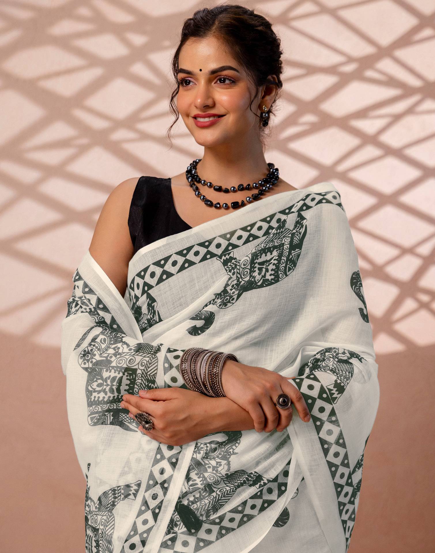 White Linen Printed Saree - Image 4
