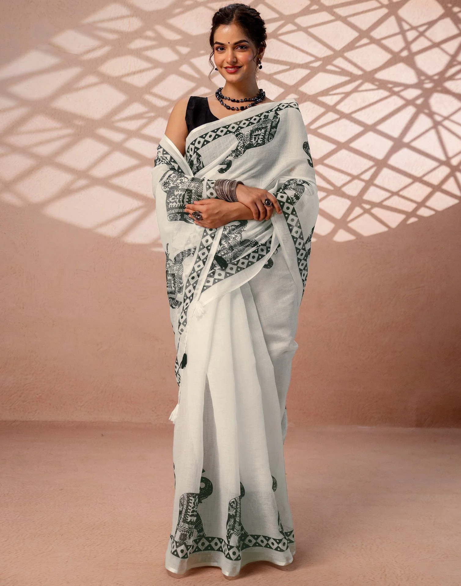 White Linen Printed Saree - Image 7