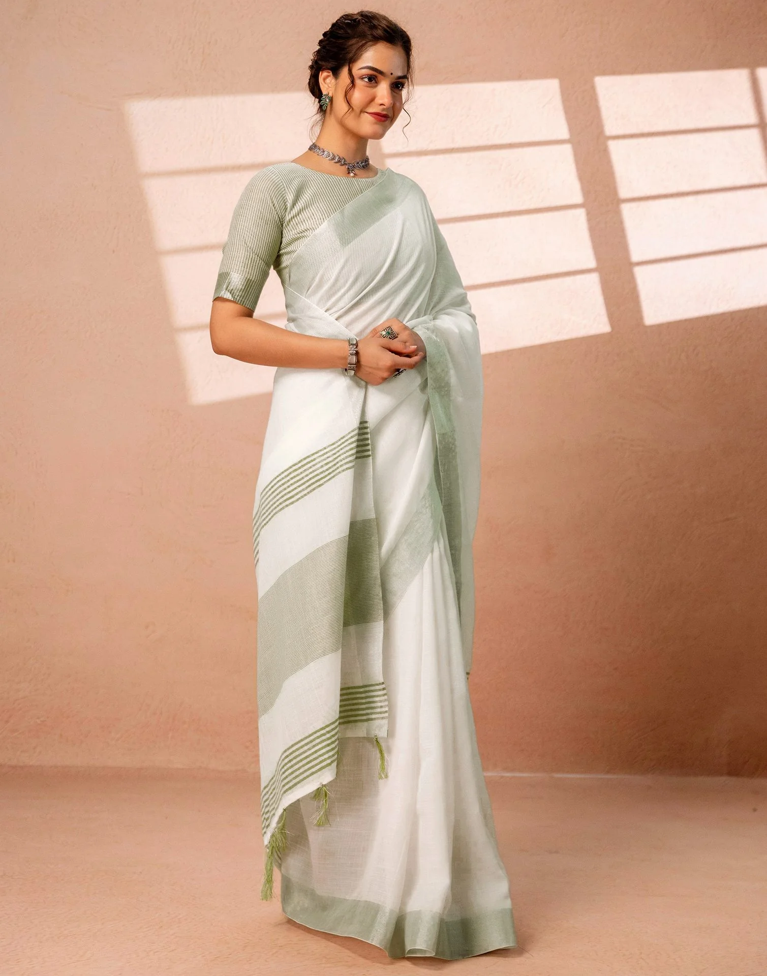 White Linen Woven Border Saree - Image 6