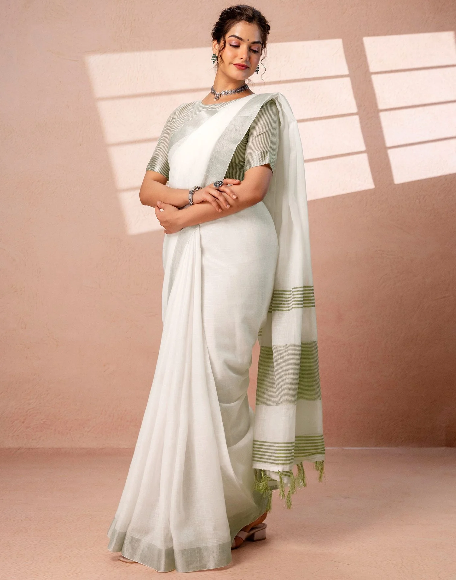 White Linen Woven Border Saree - Image 8