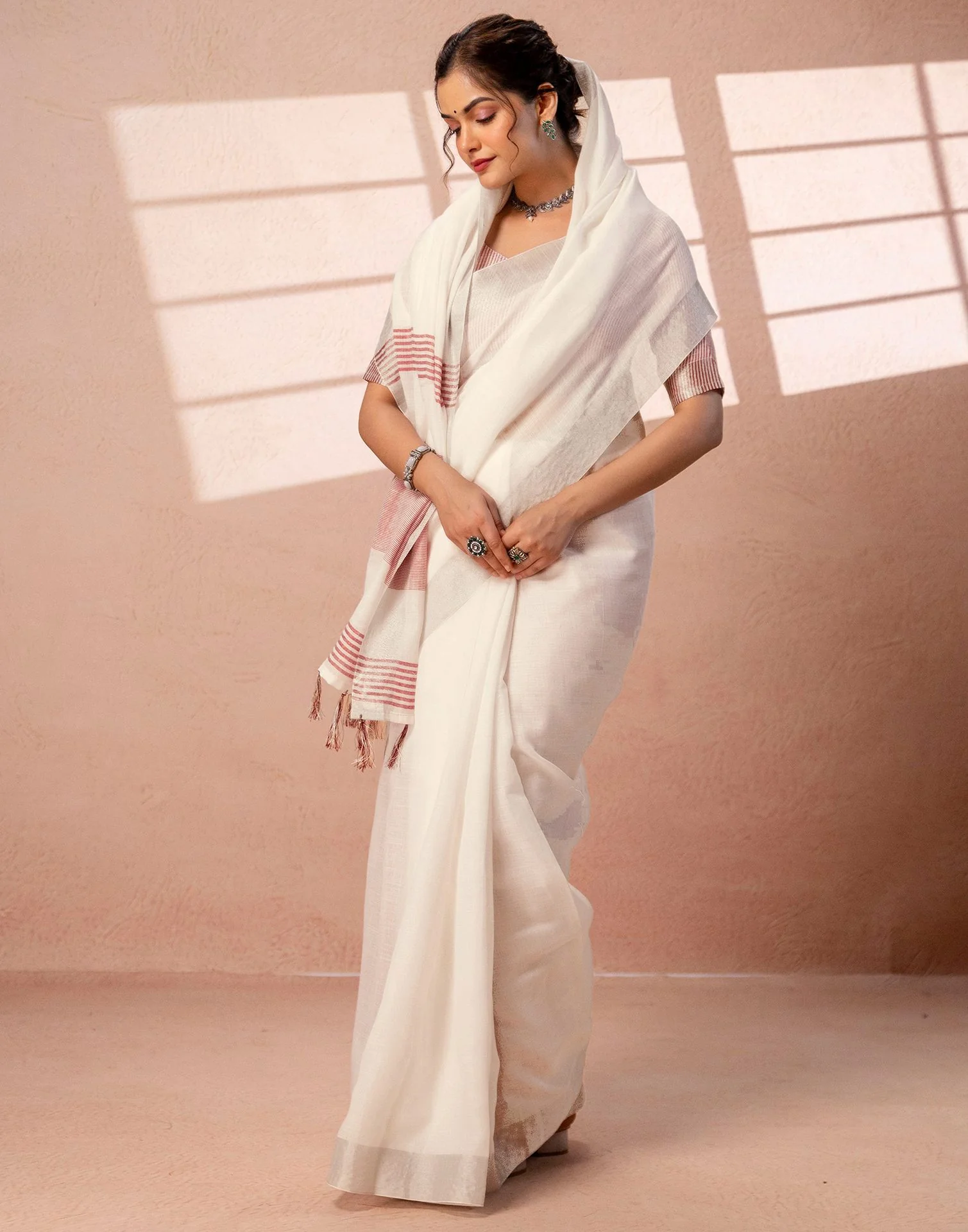 White Linen Woven Border Saree - Image 12