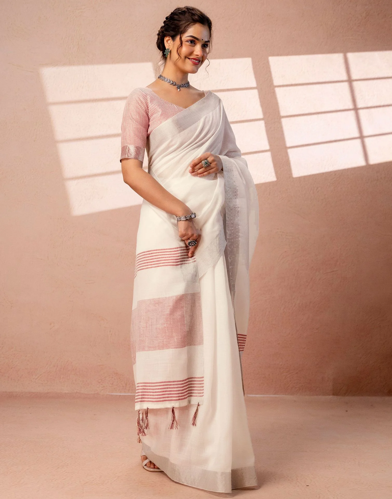 White Linen Woven Border Saree - Image 8