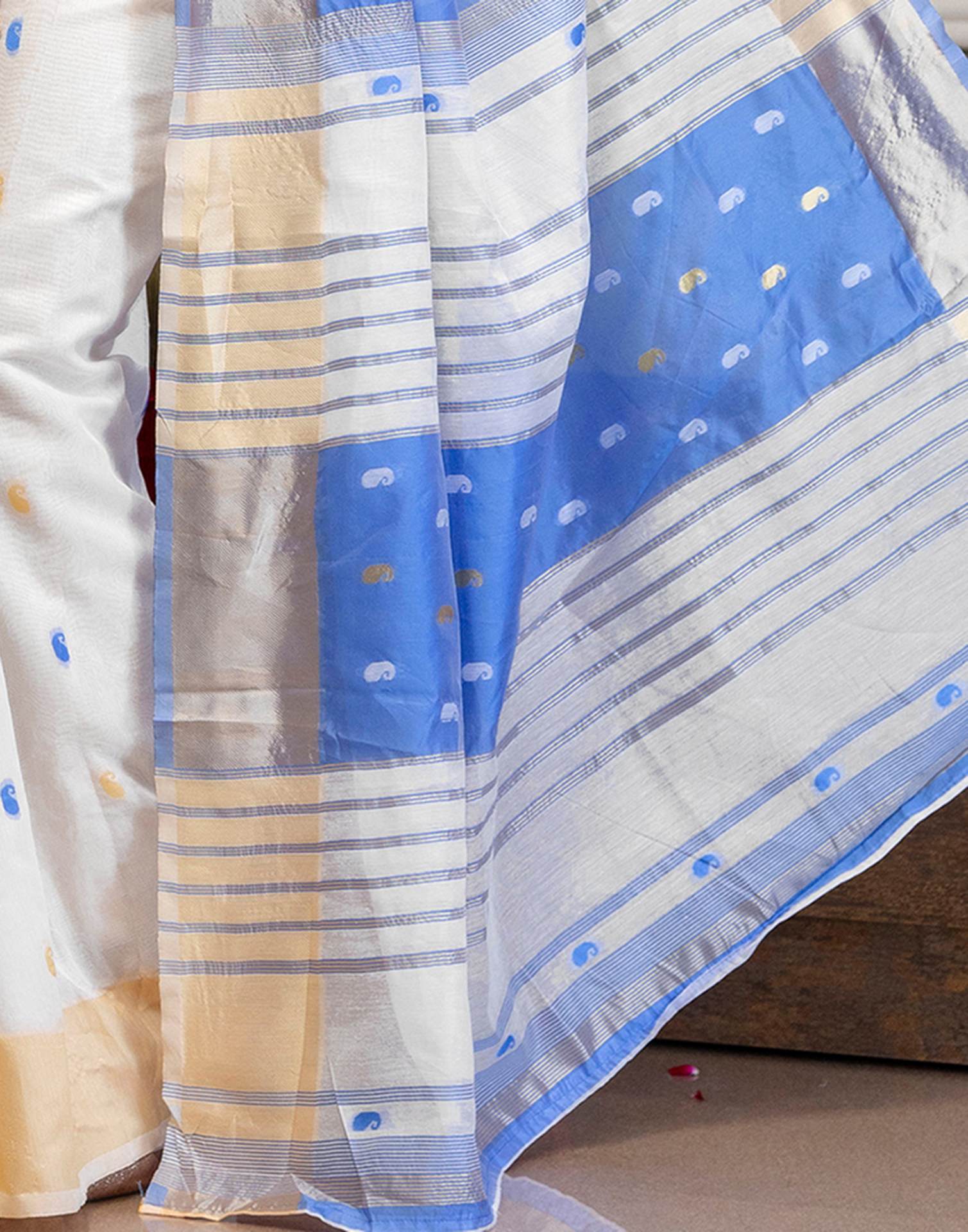 White Linen Woven Saree - Image 10