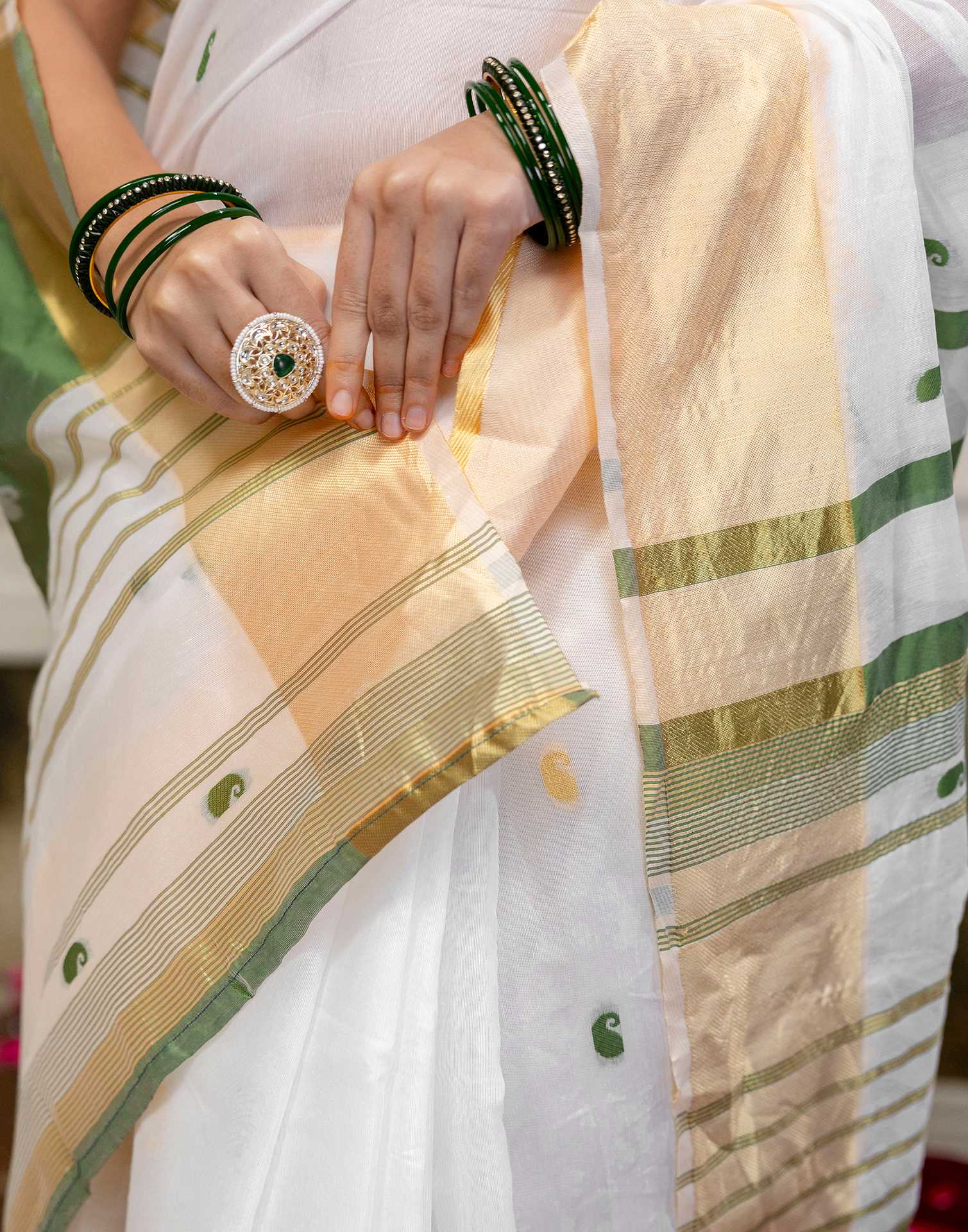 White Linen Woven Saree - Image 11