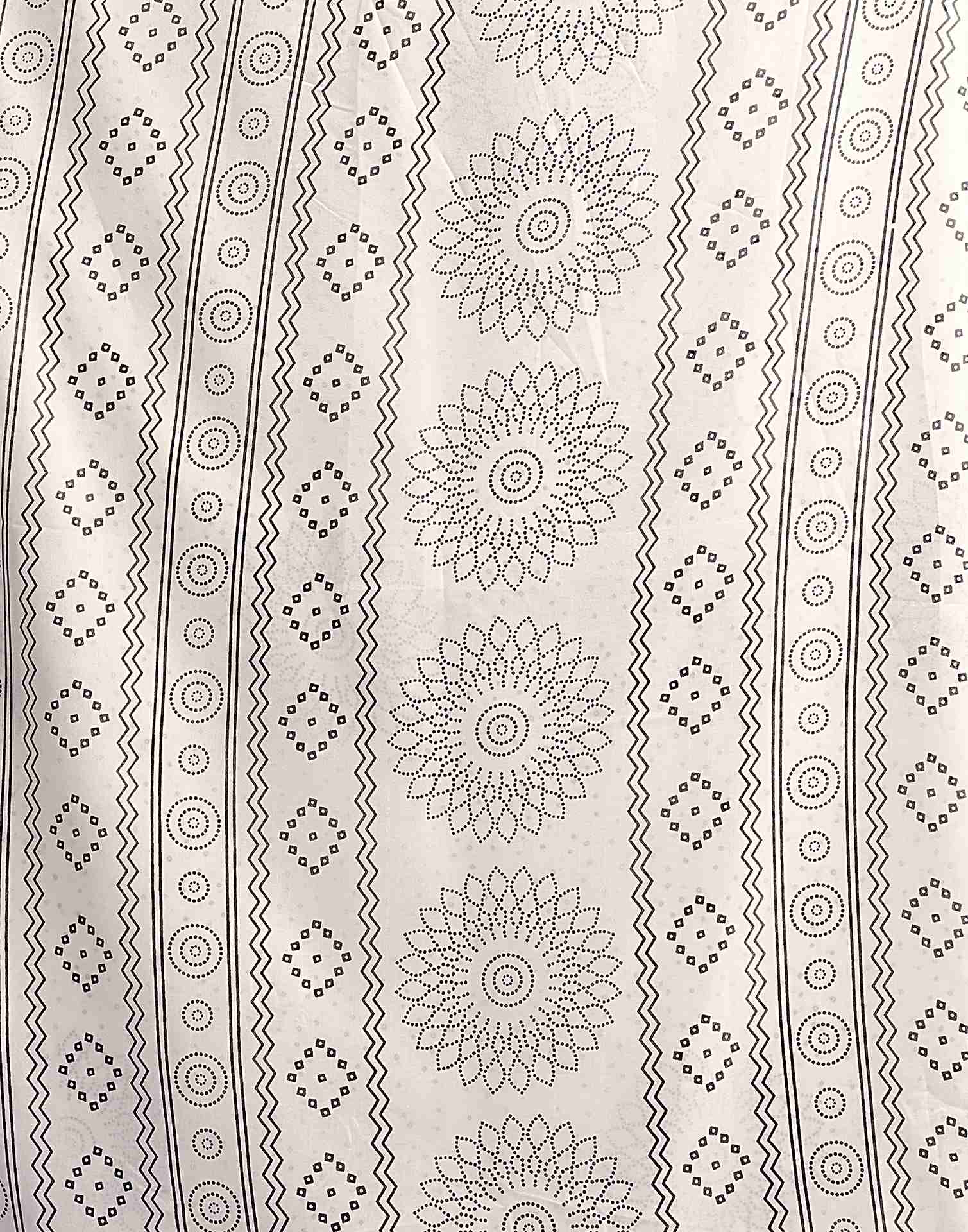 White Silk Printed Bandhani Saree - Image 8