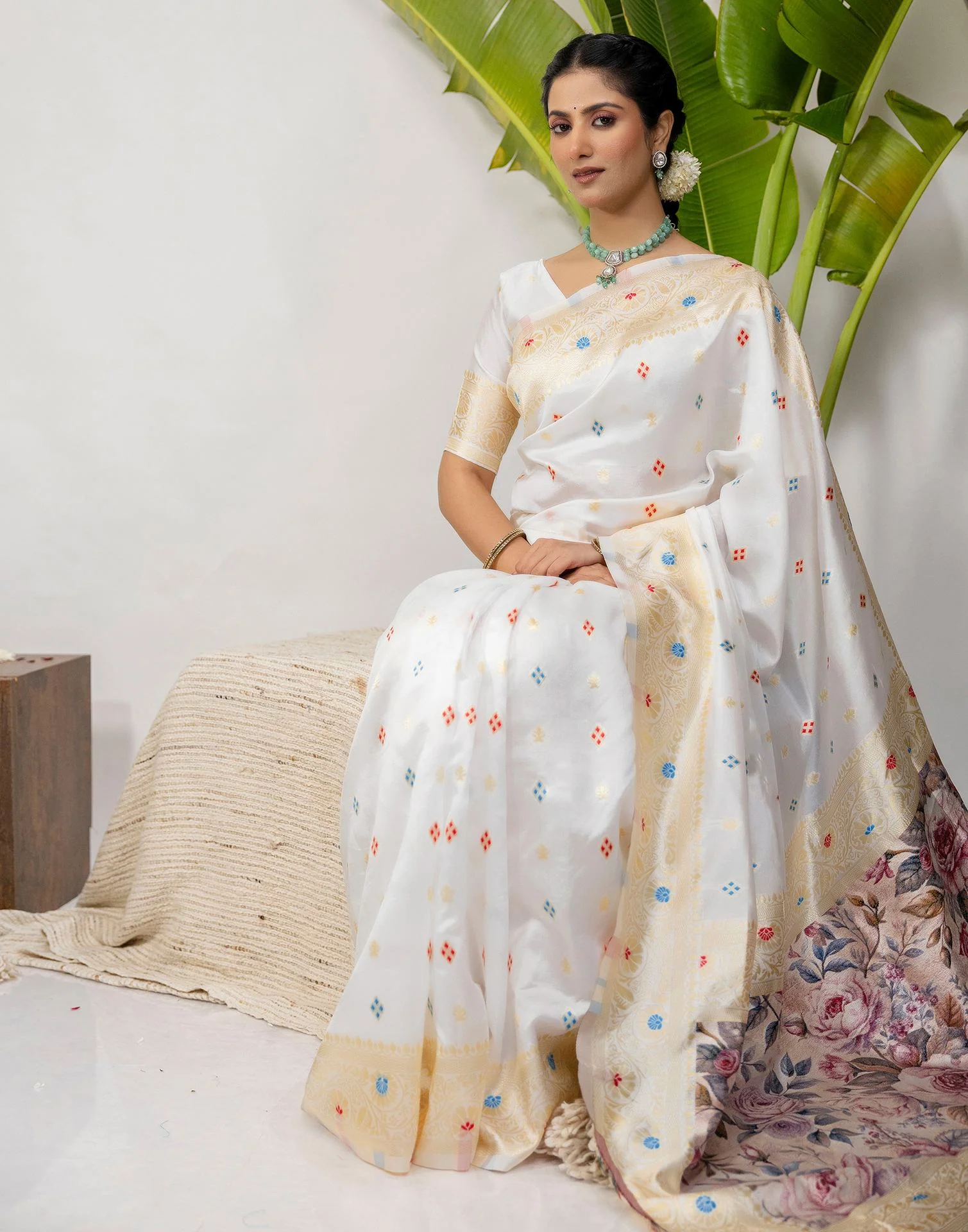 White Silk Woven Banarasi Saree - Image 10