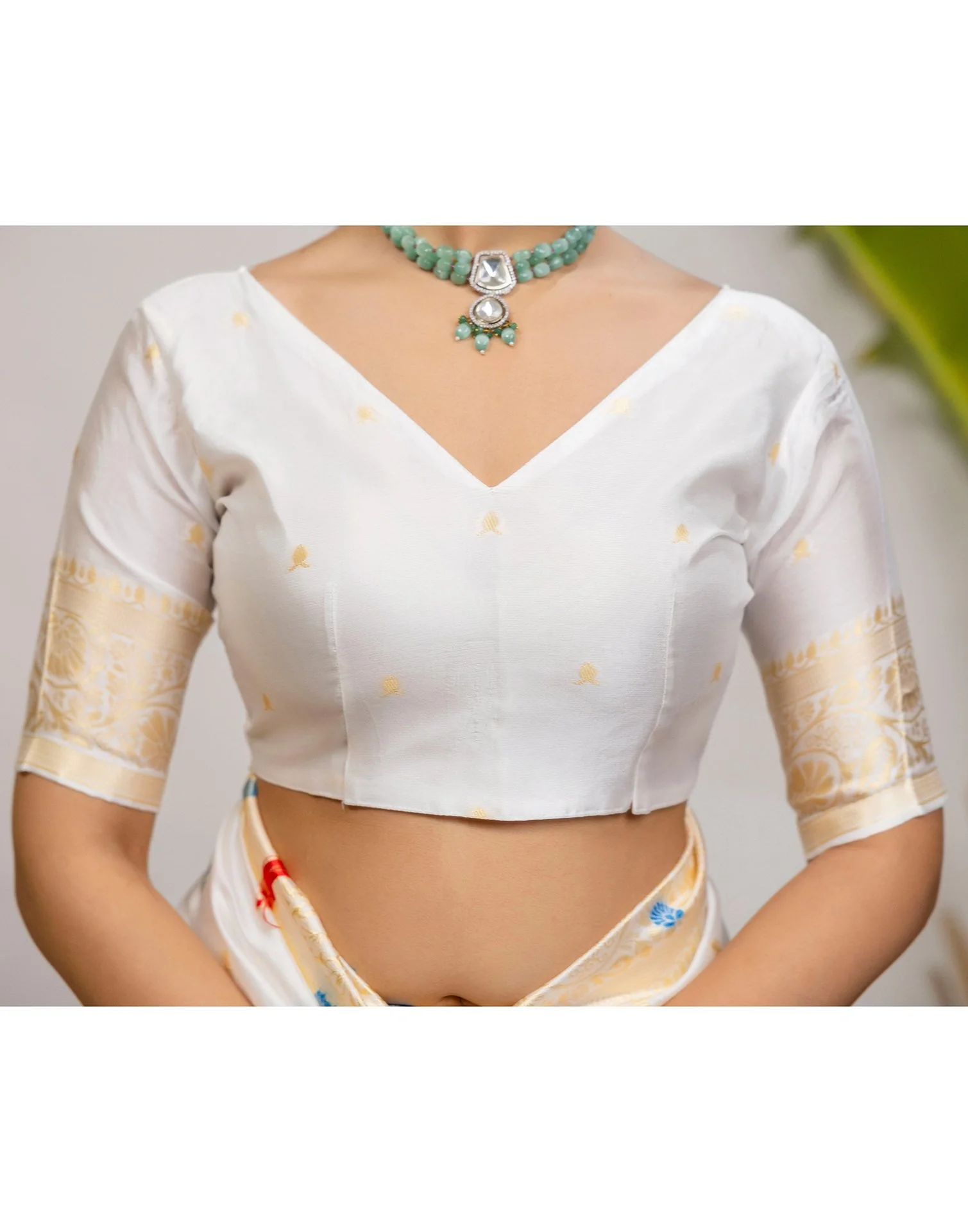 White Silk Woven Banarasi Saree - Image 12