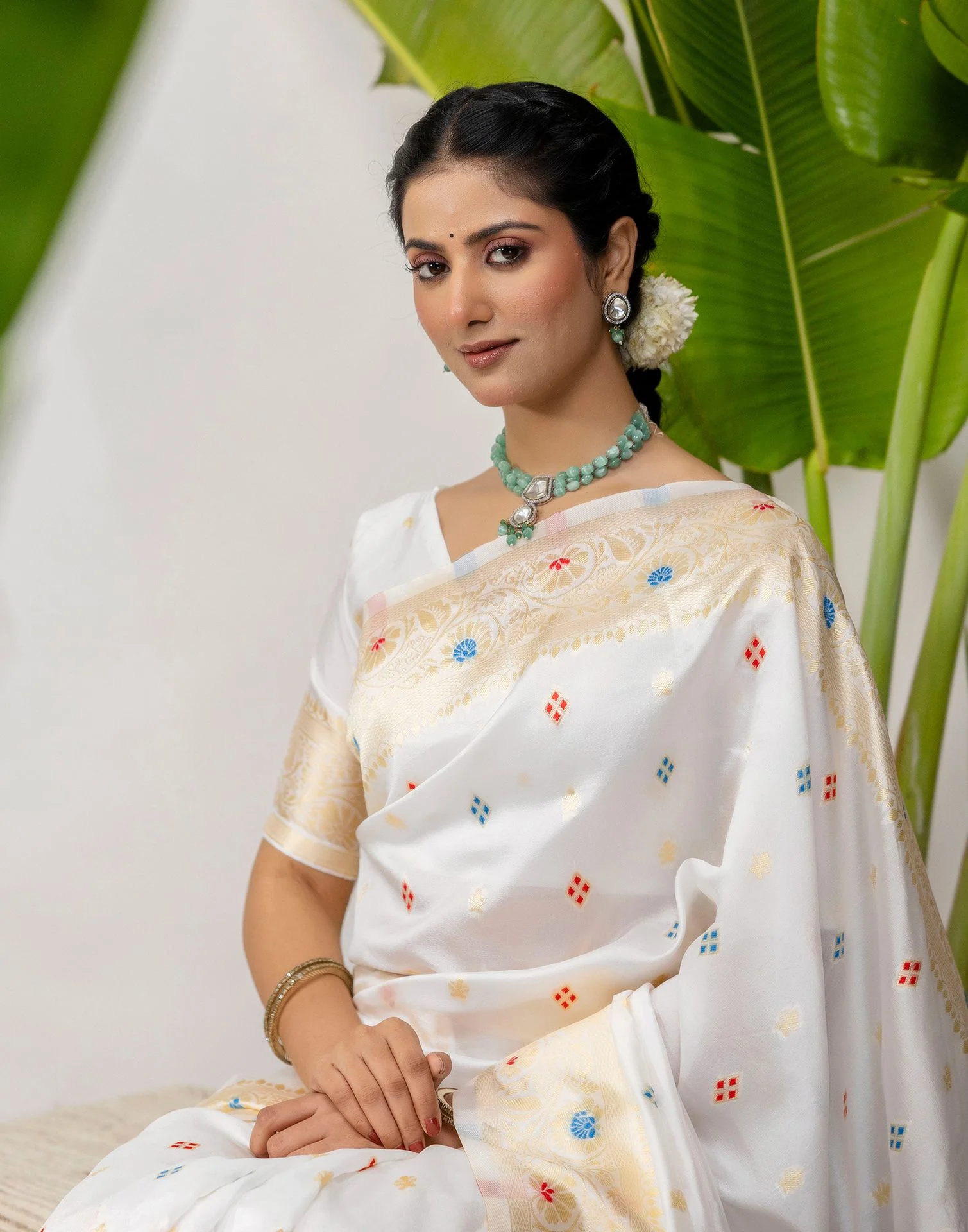 White Silk Woven Banarasi Saree - Image 4