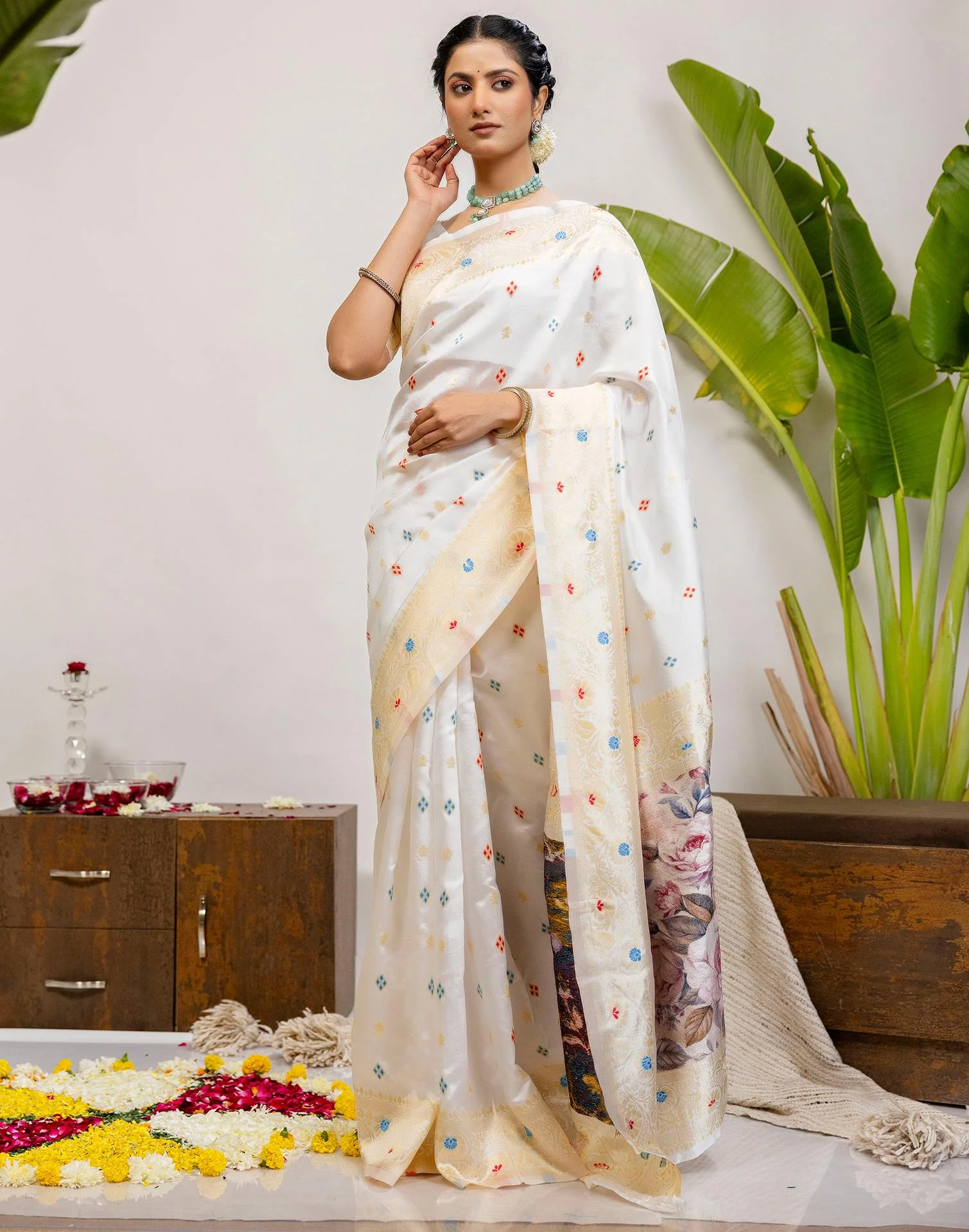 White Silk Woven Banarasi Saree - Image 6