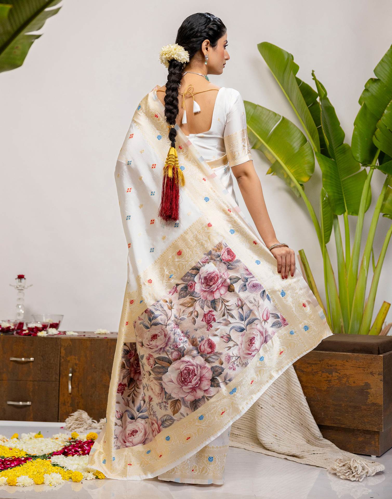 White Silk Woven Banarasi Saree - Image 7