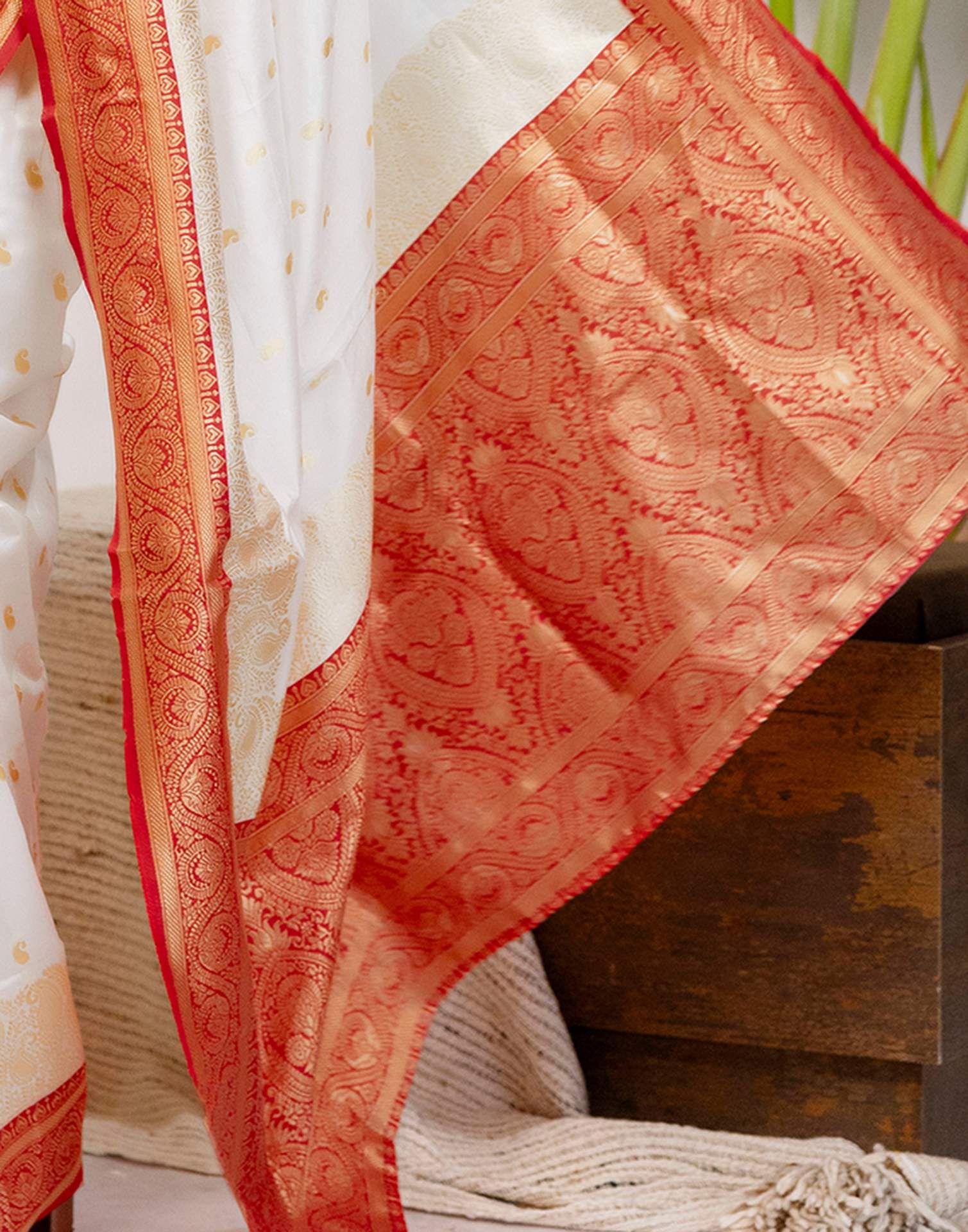 White Silk Woven Kanjivaram Saree - Image 10