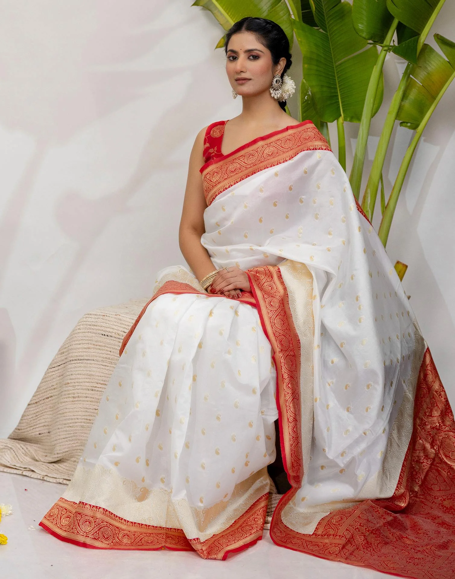 White Silk Woven Kanjivaram Saree - Image 8