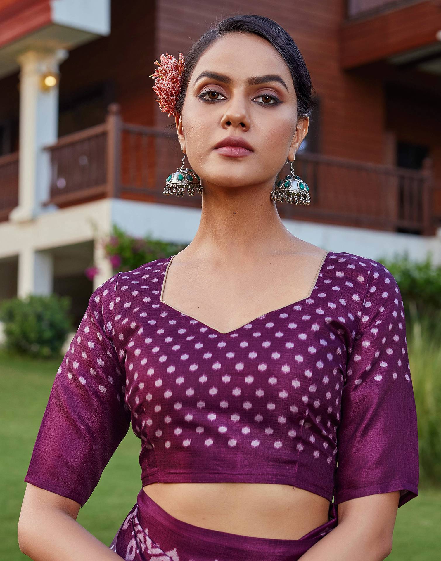 Wine Cotton Blend Ikkat Printed Saree - Image 4