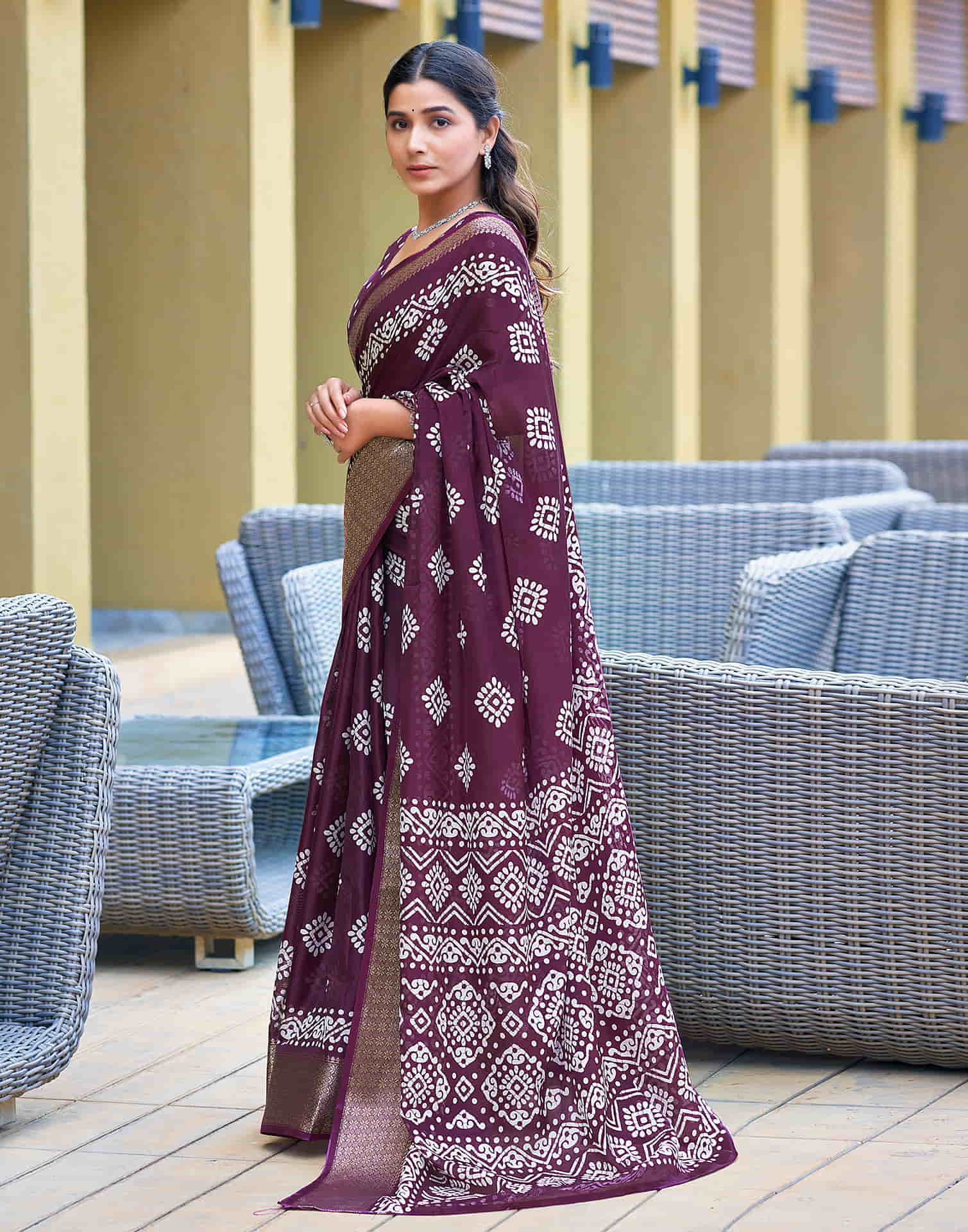 Wine Cotton Blend Printed Saree - Image 5