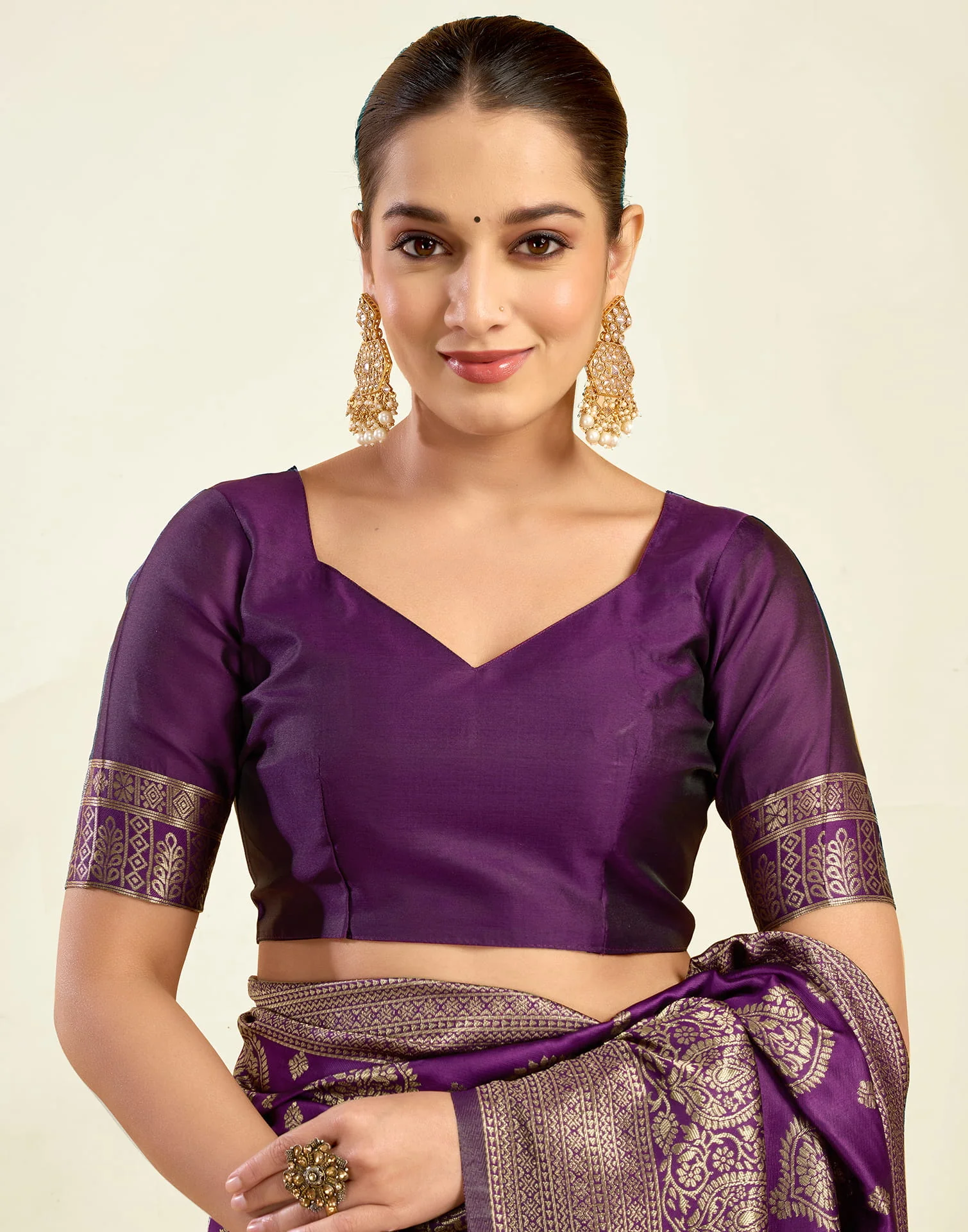 Wine Silk Blend Woven Banarasi Saree - Image 8