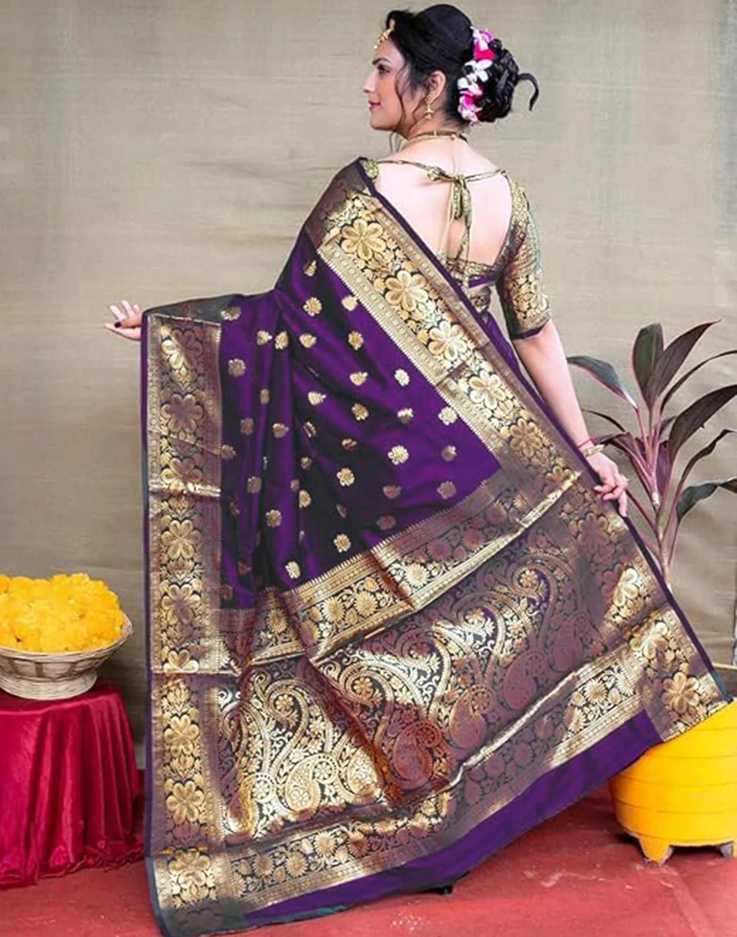Wine Silk Woven Banarasi Saree - Image 6