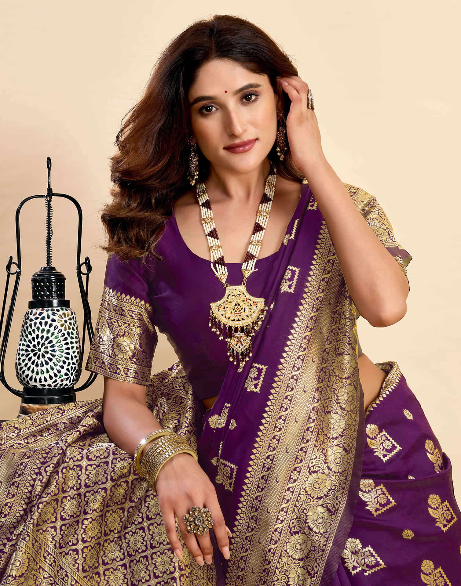 Wine Silk Woven Banarasi Saree - Image 2