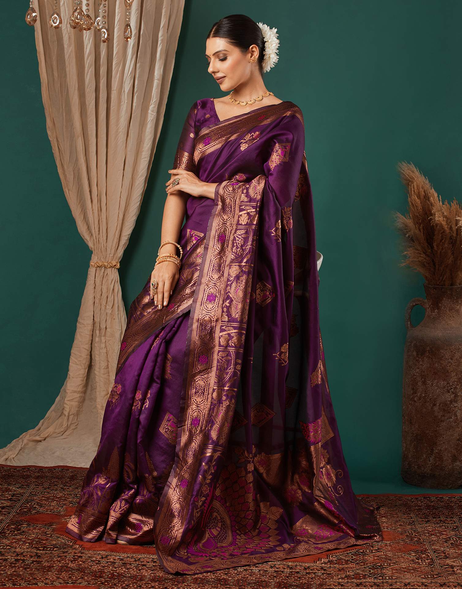 Wine Silk Woven Banarasi Saree - Image 5