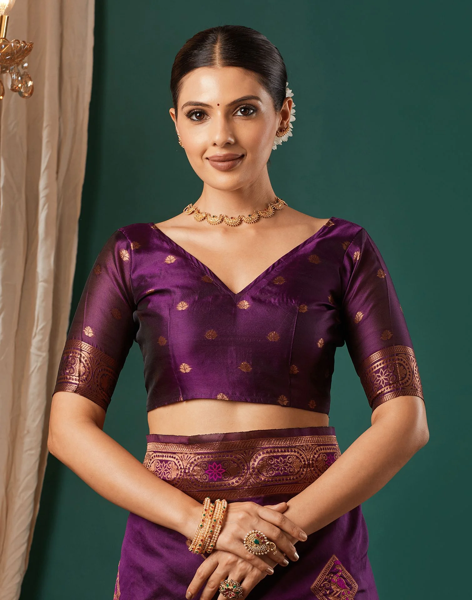Wine Silk Woven Banarasi Saree - Image 7