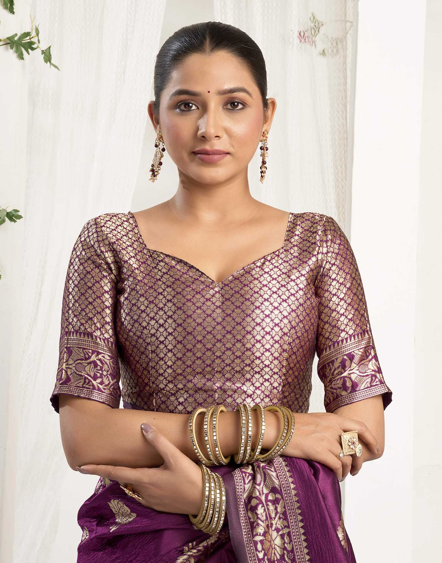 Wine Silk Woven Banarasi Saree - Image 8