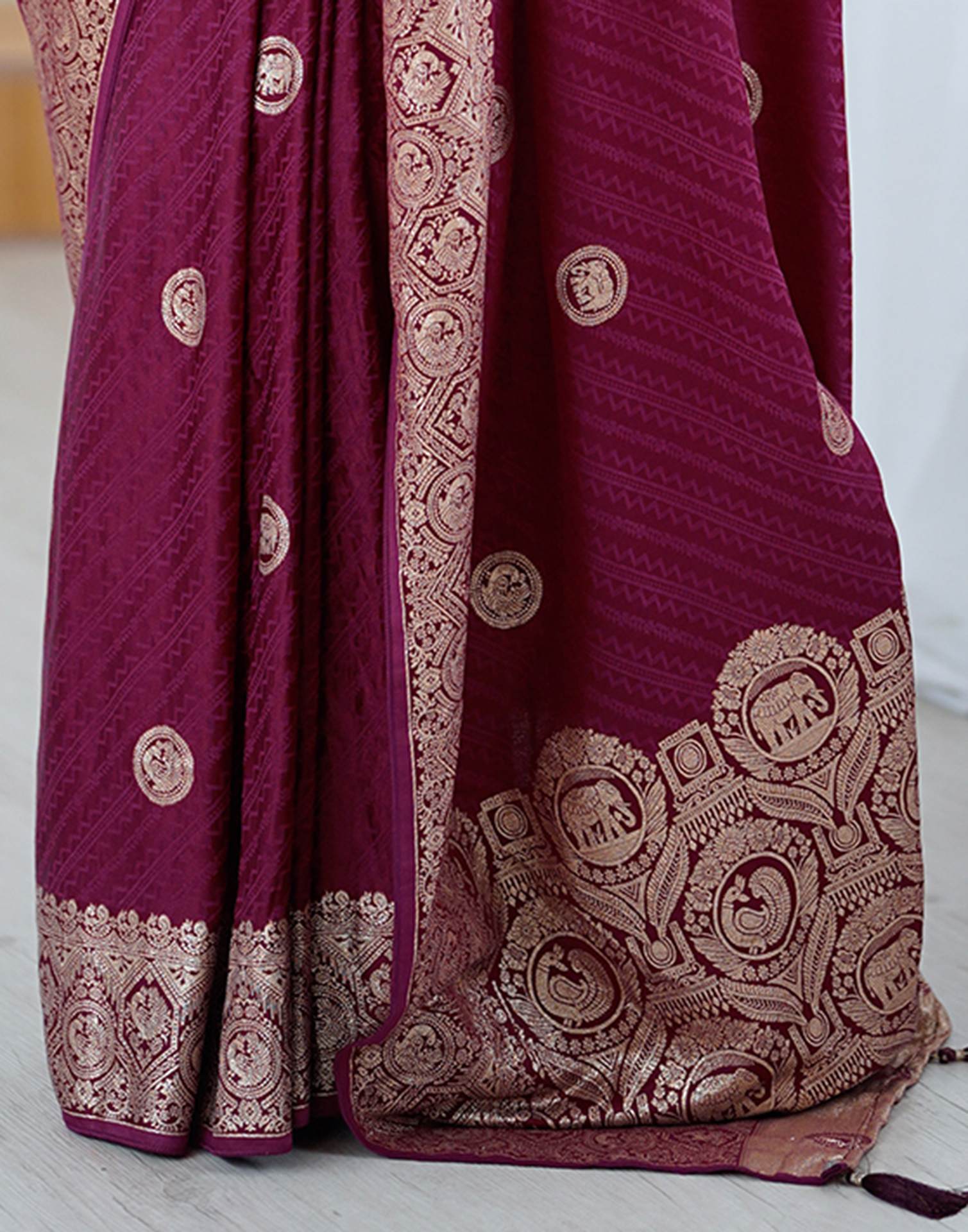 Wine Silk Woven Banarasi Saree - Image 10