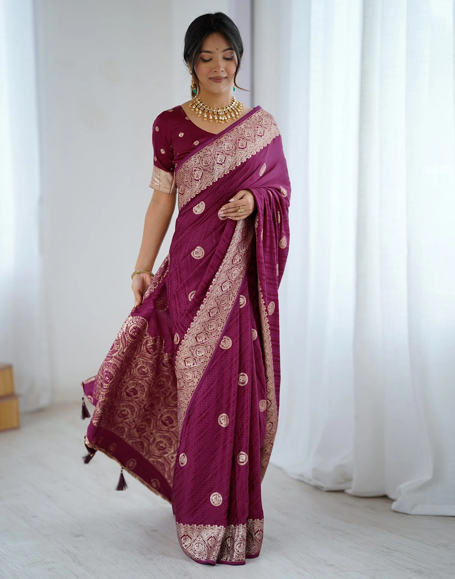 Wine Silk Woven Banarasi Saree - Image 8