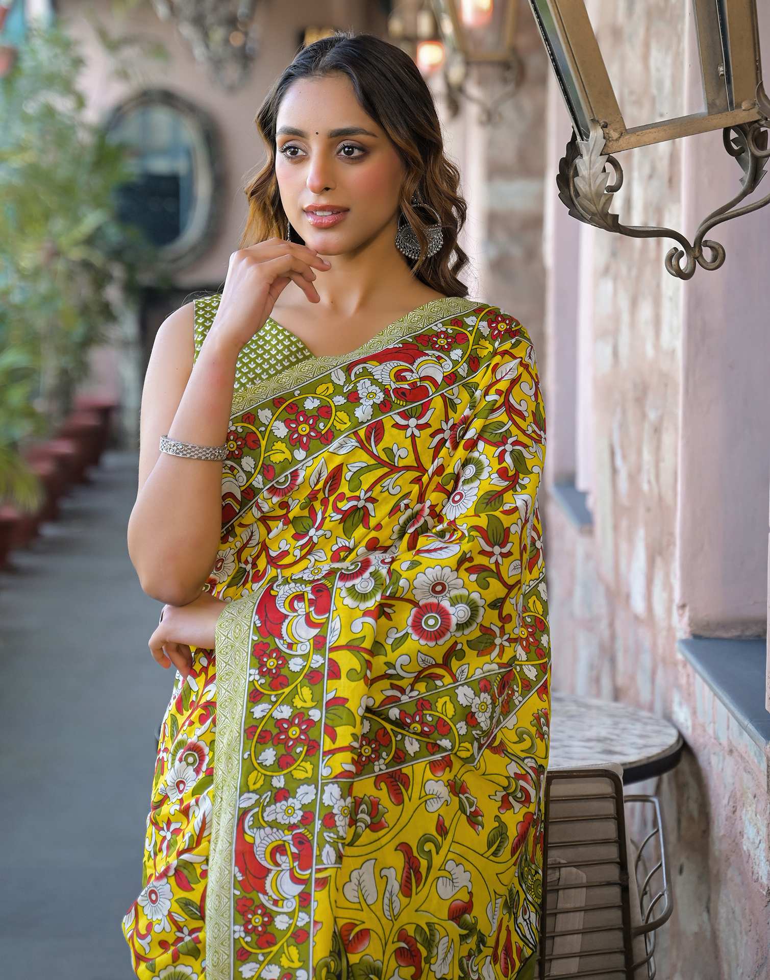 Yellow Cotton Floral Printed Saree - Image 4