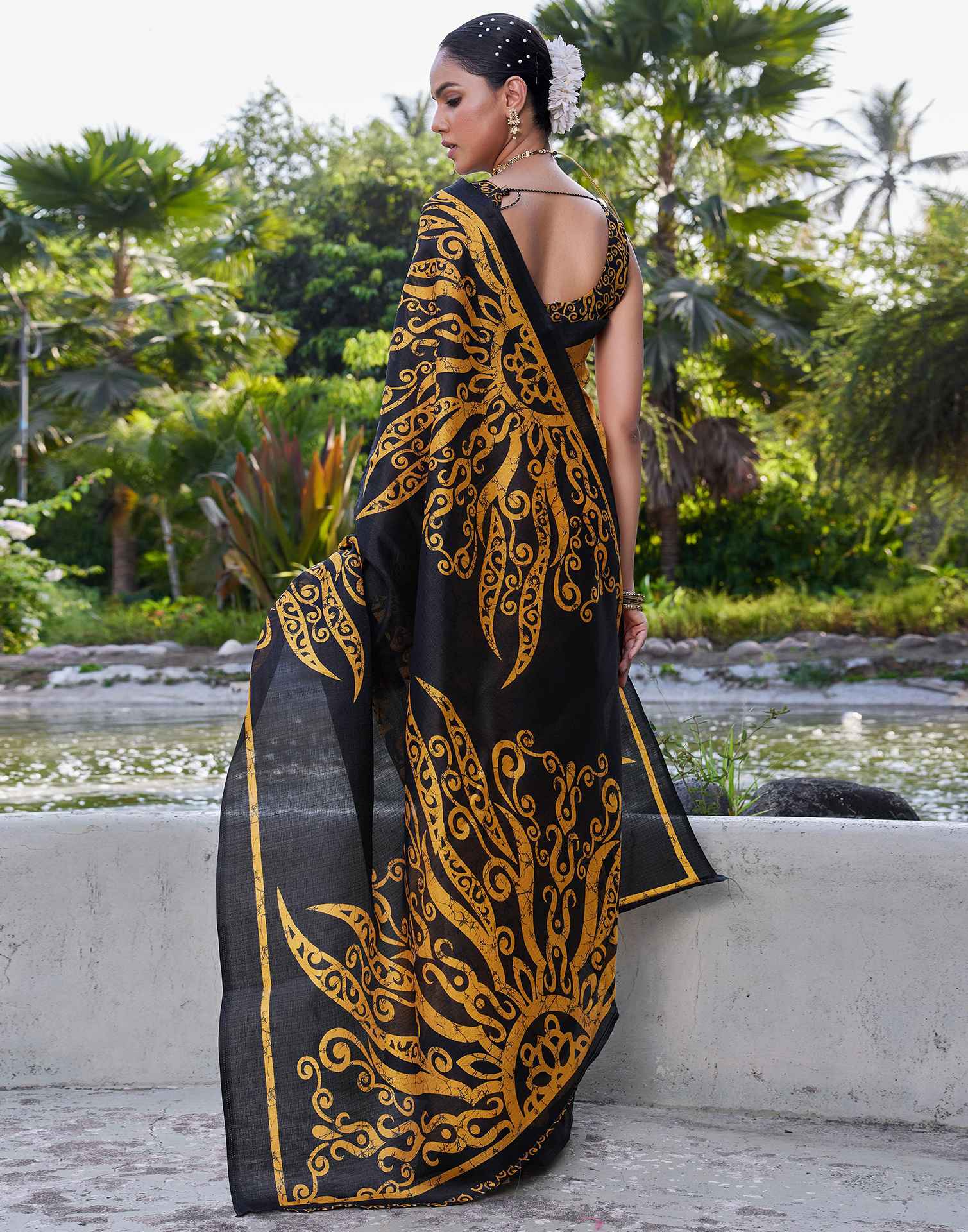 Yellow Cotton Printed Saree - Image 6