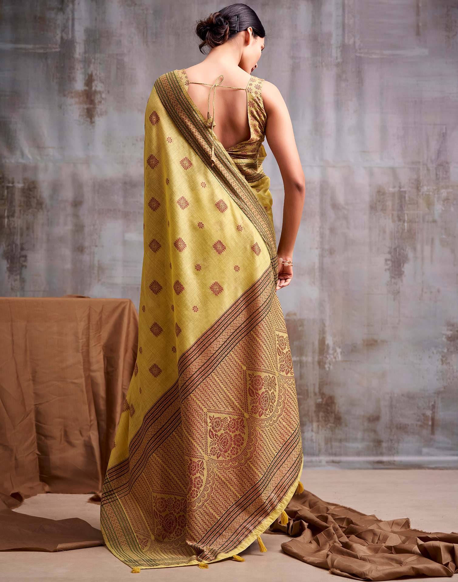 Yellow Cotton Woven Saree - Image 6